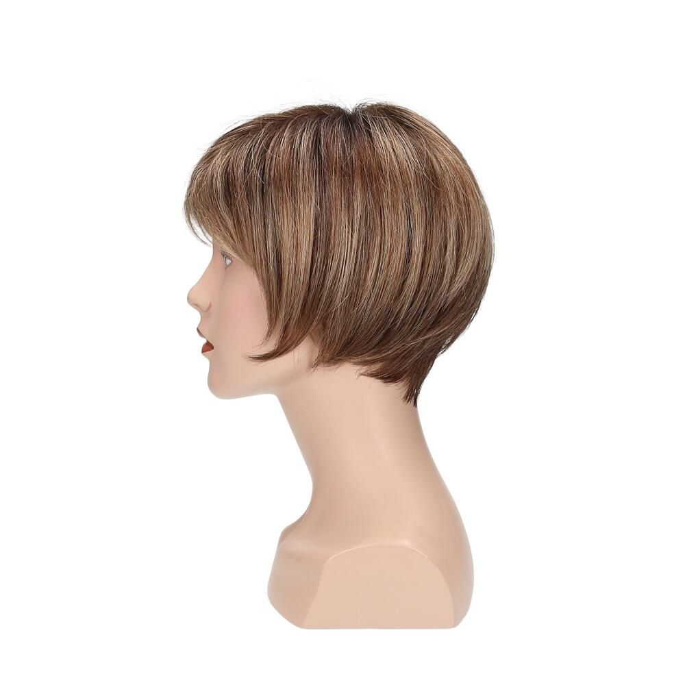 Perücke Alicia von trendhair, blond-braun, auf einem Schaufensterkopf. Seitenansicht.