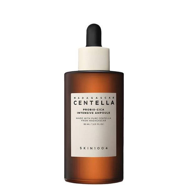 Braune Glasflasche mit Pipettenverschluss und Etikett: Madagascar Centella Probio-Cica Intensive Ampoule.