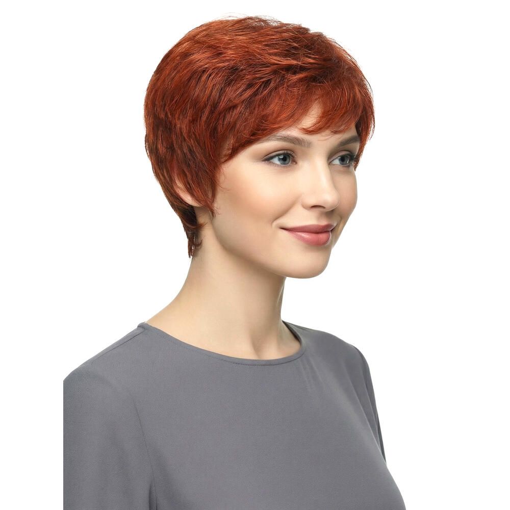 Kurzhaarperücke in Rotbraun. Seitenansicht einer Frau. Graues Oberteil.