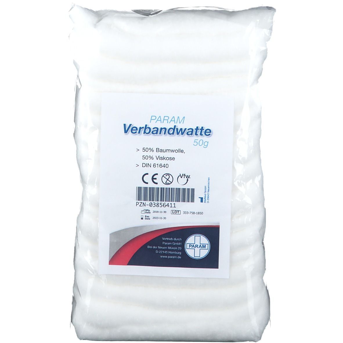 Verbandwatte-Packung. Weißes, rechteckiges Wattepaket in transparenter Folie. Etikett mit Produktbezeichnung, CE-Zeichen und Barcode.