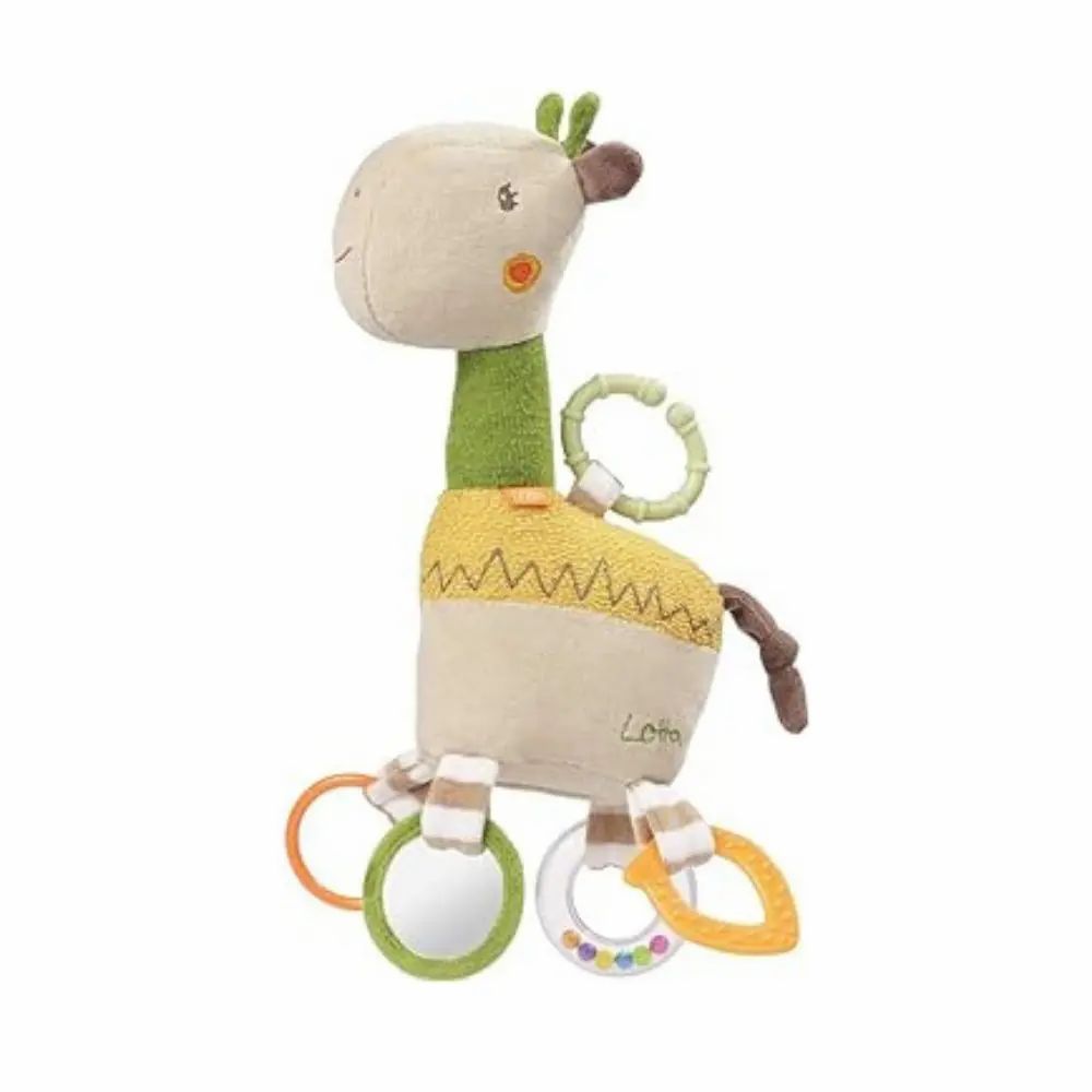 Beiges Kuscheltier-Giraffe mit grünen und gelben Akzenten. Mit Ringen und Spiegeln. Aufschrift "Lotta".