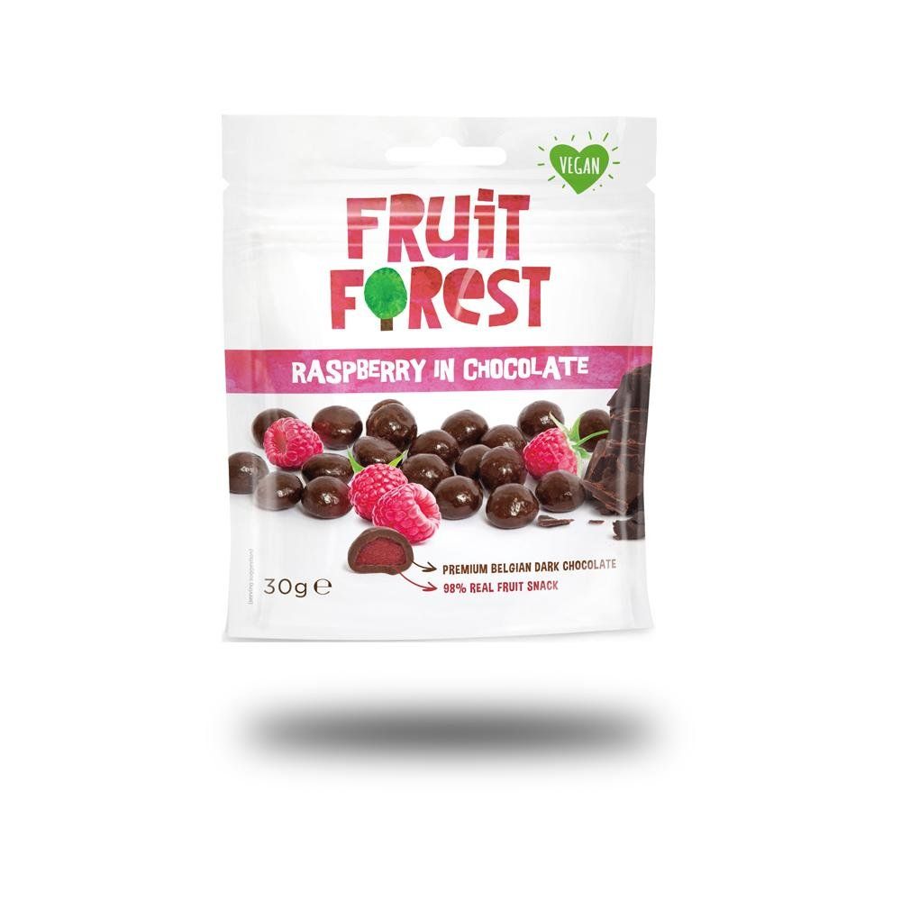Beutel mit Schokoladen-Himbeeren. Aufschrift: Fruit Forest, Himbeere in Schokolade, vegan. 30g.