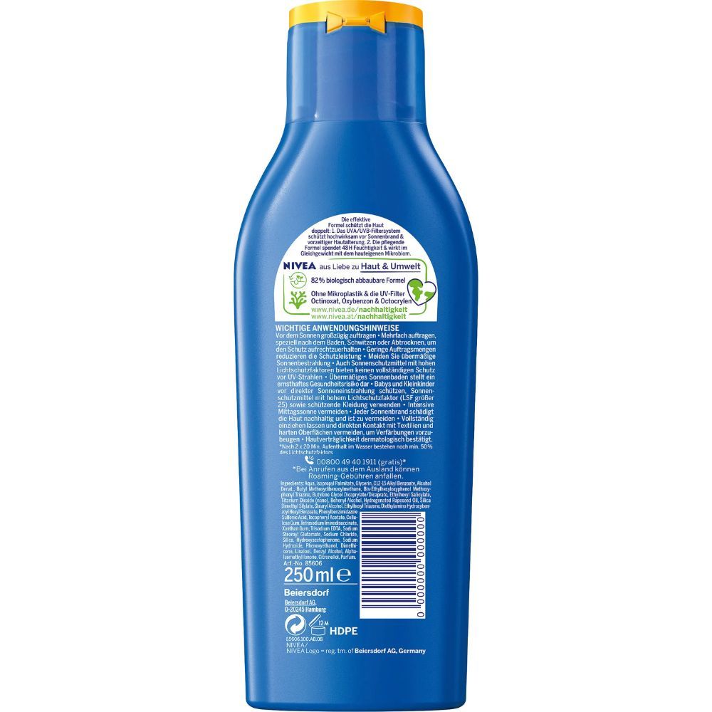 Rückseite der blauen NIVEA SUN Sonnenmilchflasche. Text mit Inhaltsstoffen und Anwendungshinweisen. 250ml.