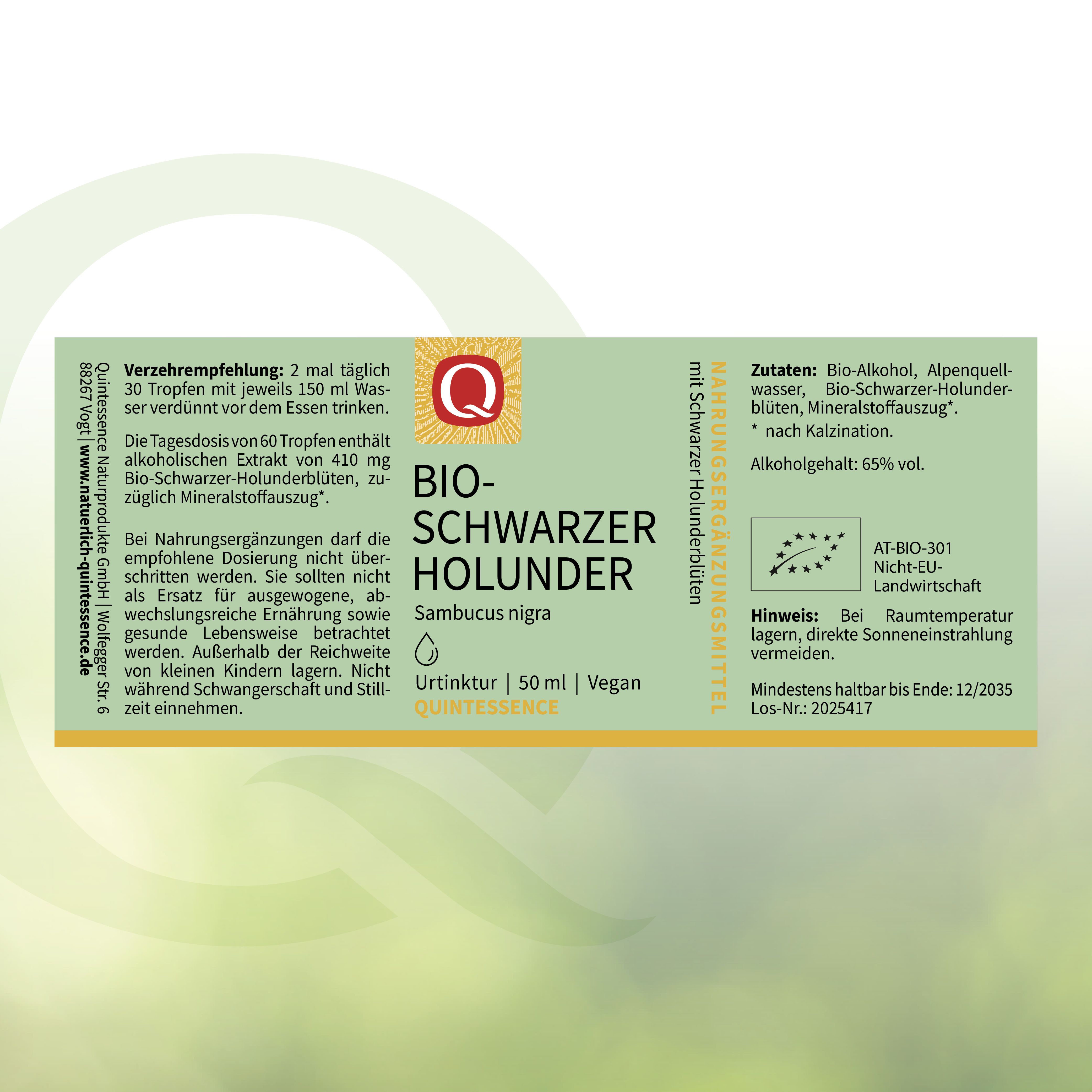 Etikett mit Text: "BIO-SCHWARZER HOLUNDER". Zutaten, Verzehrempfehlung, Hinweise. Logo "Q". 50ml, Vegan. Mindestens haltbar bis 12/2035.