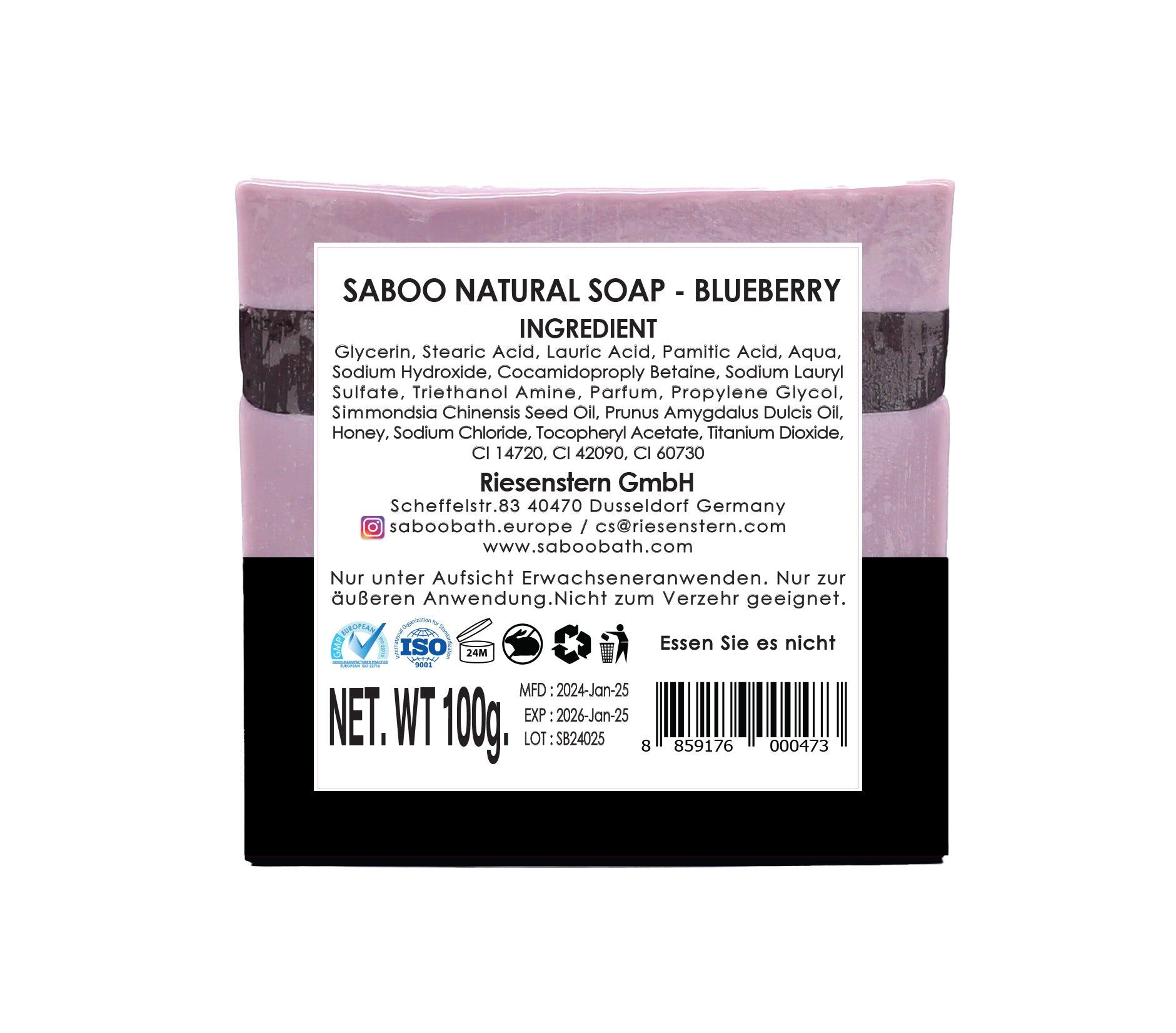 Rückseite der Blaubeerseife. Schwarze Verpackung. Text: Saboo Natural Soap - Blueberry, Zutaten, Nettogewicht 100g, ISO-Zertifizierung, Warnhinweise.