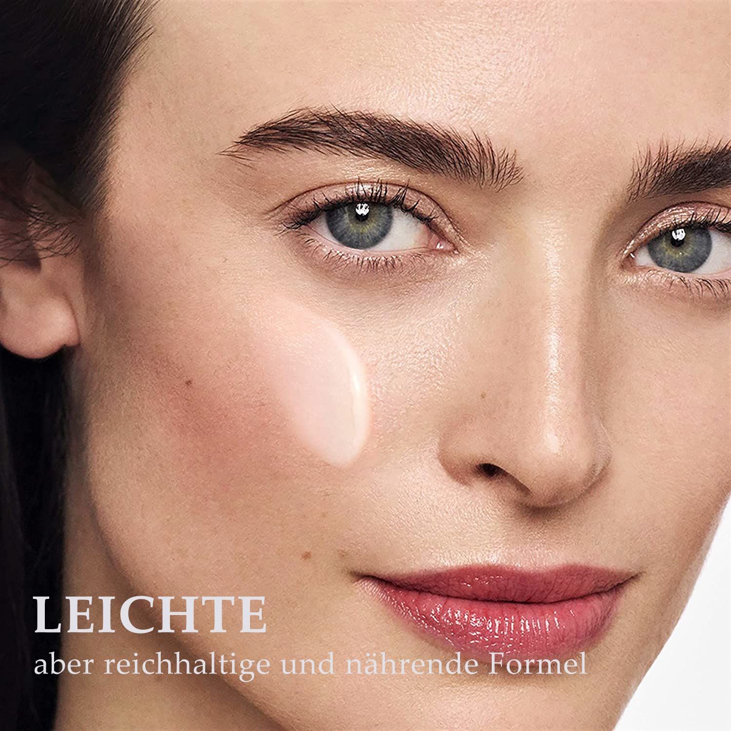 Kleem Vitamin C Serum Gesicht