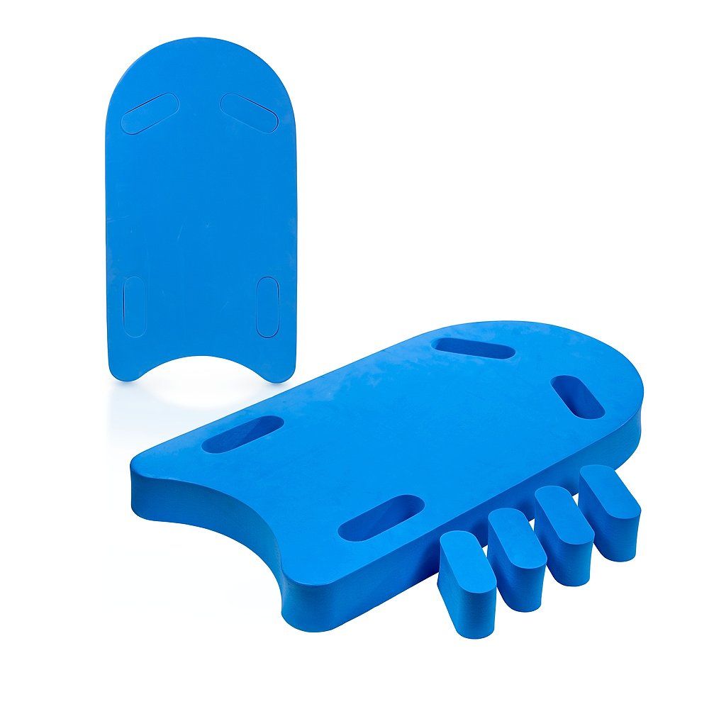 Blaues Schwimmbrett mit Grifföffnungen und fünf kleinen Blöcken. Zwei Bretter, eines stehend, eines liegend.