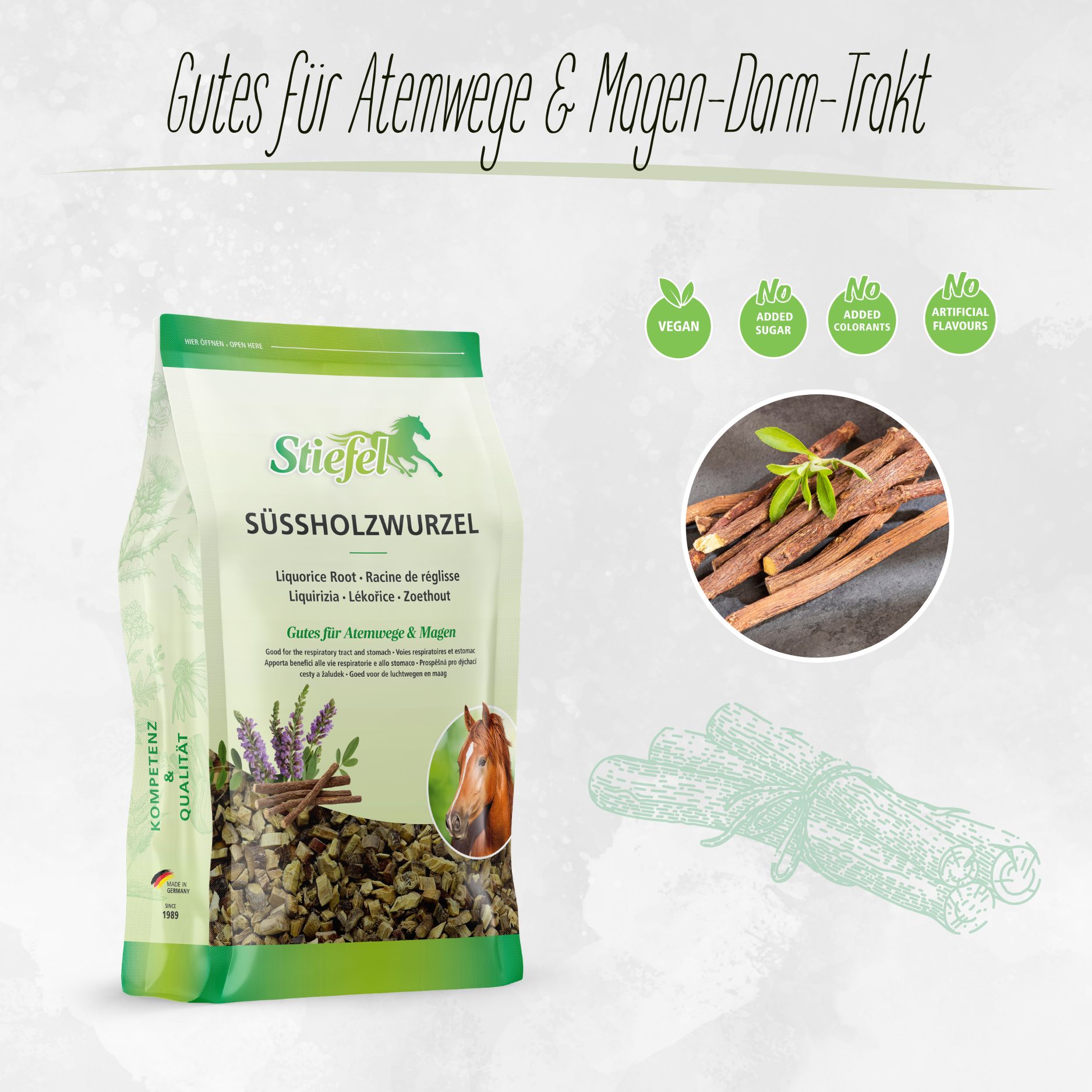 Beutel mit Stiefel Süßholzwurzel. Grün-weiße Verpackung, Text: Süßholzwurzel, Vegan, ohne Zucker, ohne Zusatzstoffe, ohne künstliche Aromen. Abbildung von Wurzeln.