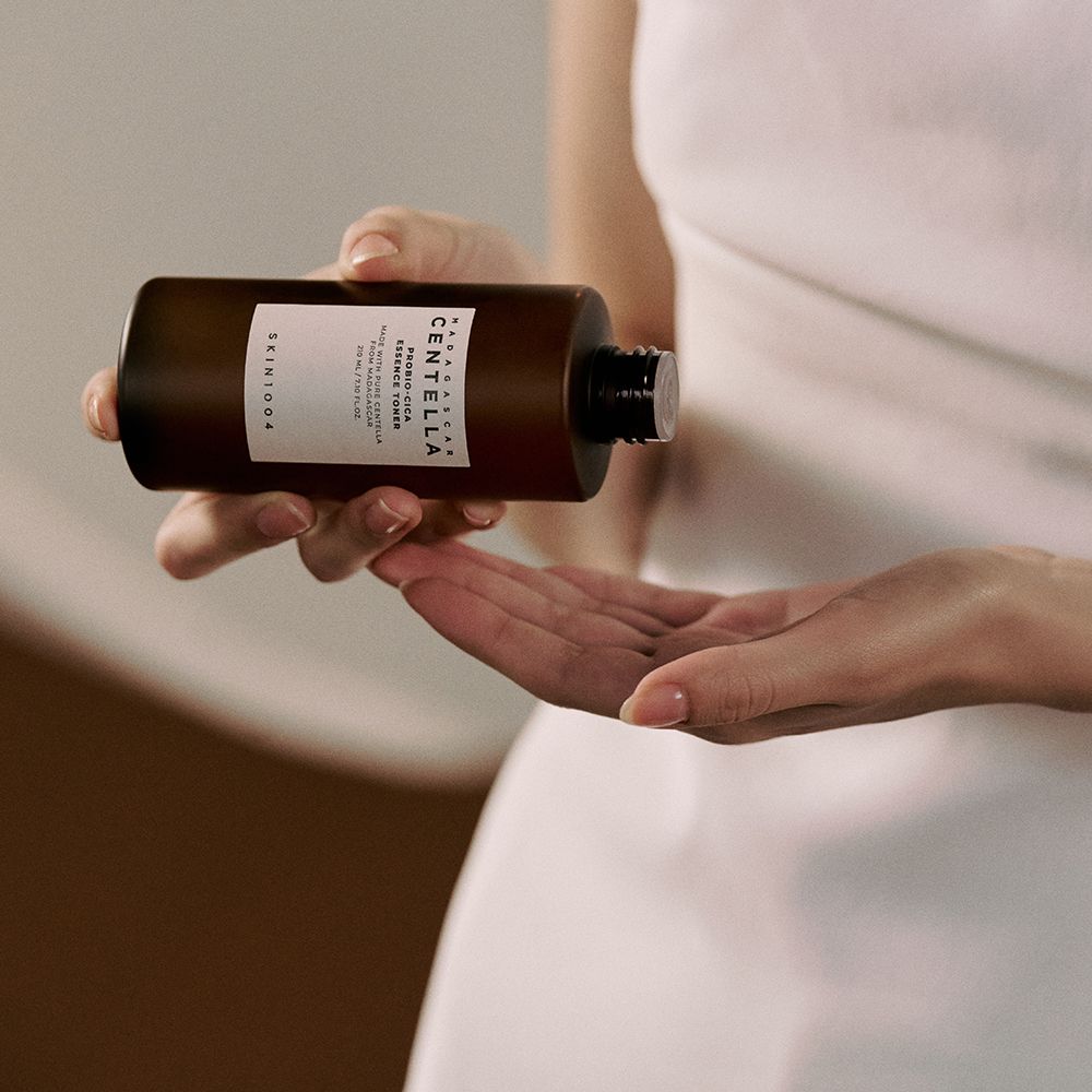 SKIN1004 Madagascar Centella Probio-Cica Essence – Beruhigender Toner mit Probiotika und Ceramiden