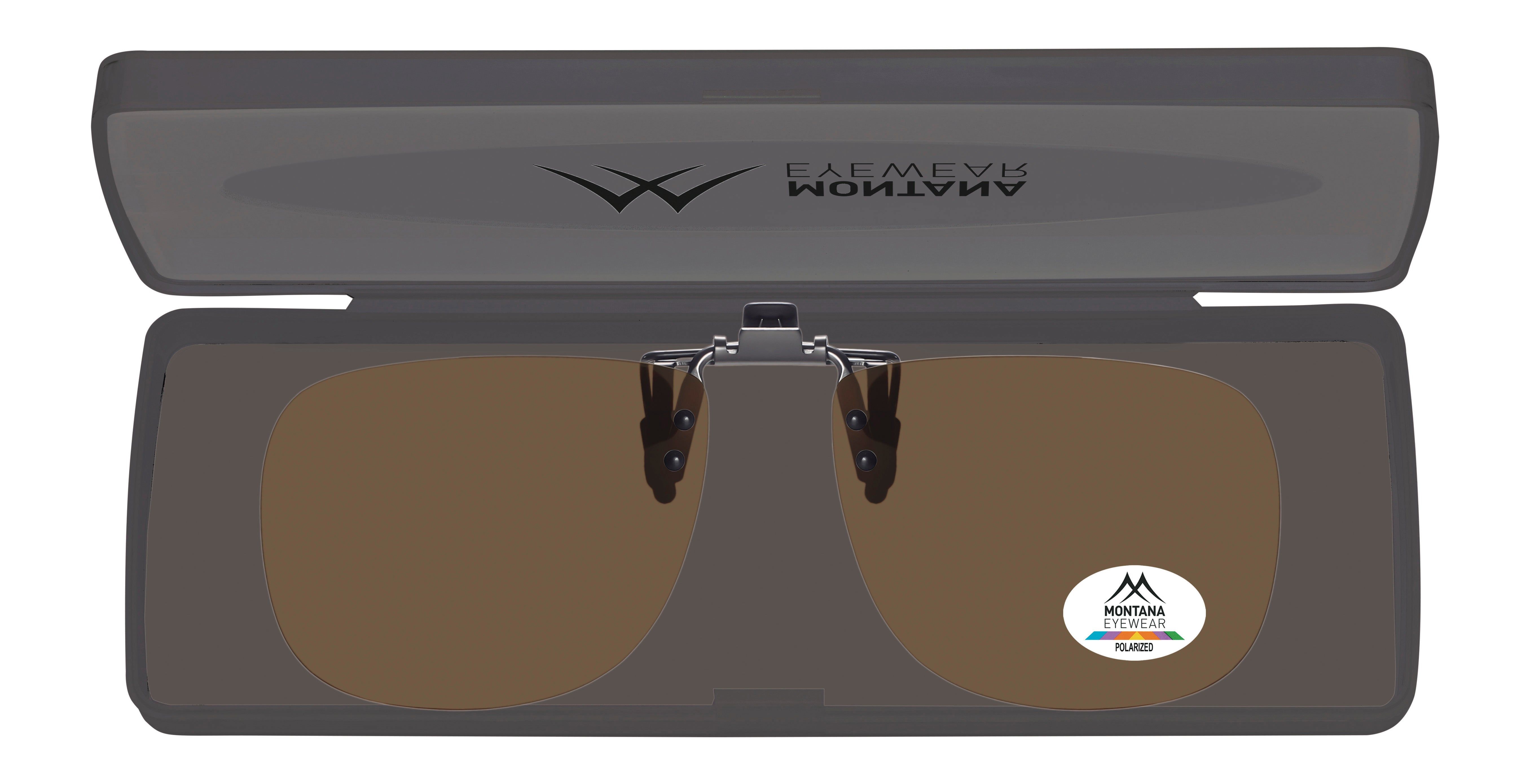 Clip-on-Sonnenbrille in einem Etui. Das Etui ist grau und hat den Schriftzug ANATOMY. Auf einem Glas ist das Logo von Montana Eyewear zu sehen.