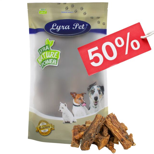 Lyra Pet® Ochsenschwanz-Packung mit Hundeabbildungen und 50% Rabatt-Etikett. Ochsenschwanz-Stücke daneben.
