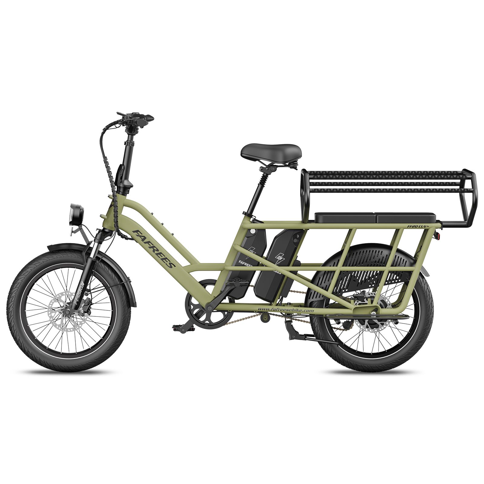 Grünes Elektro-Lastenrad mit zwei Akkus, von links vorne betrachtet.