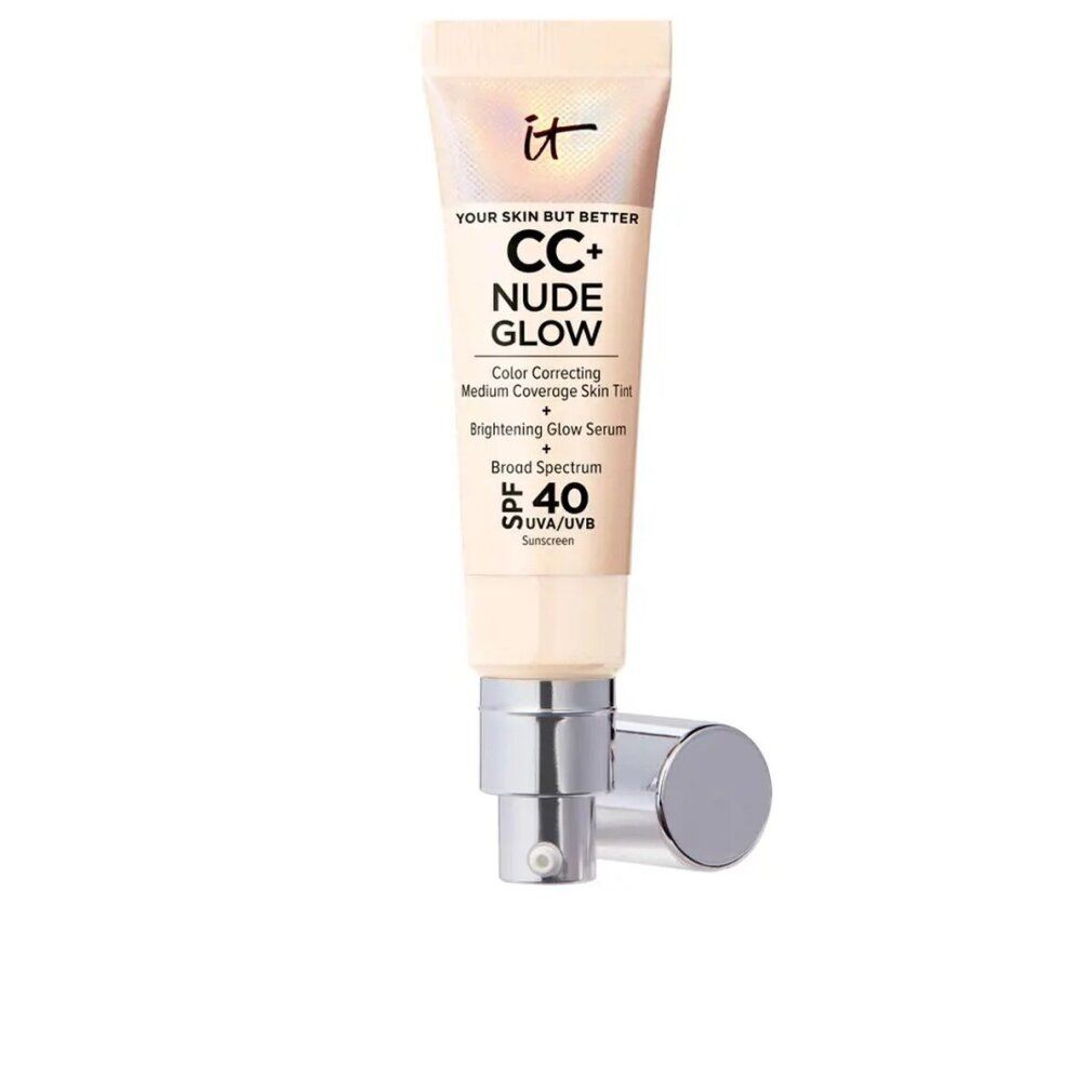 Beige Tube mit Aufschrift "IT CC+ NUDE GLOW". Enthält SPF 40. Auf silberfarbenem Halter.