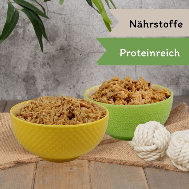 Hundefutter in gelber und grüner Schüssel. Text: Nährstoffe, proteinreich. Auf Leinentuch.