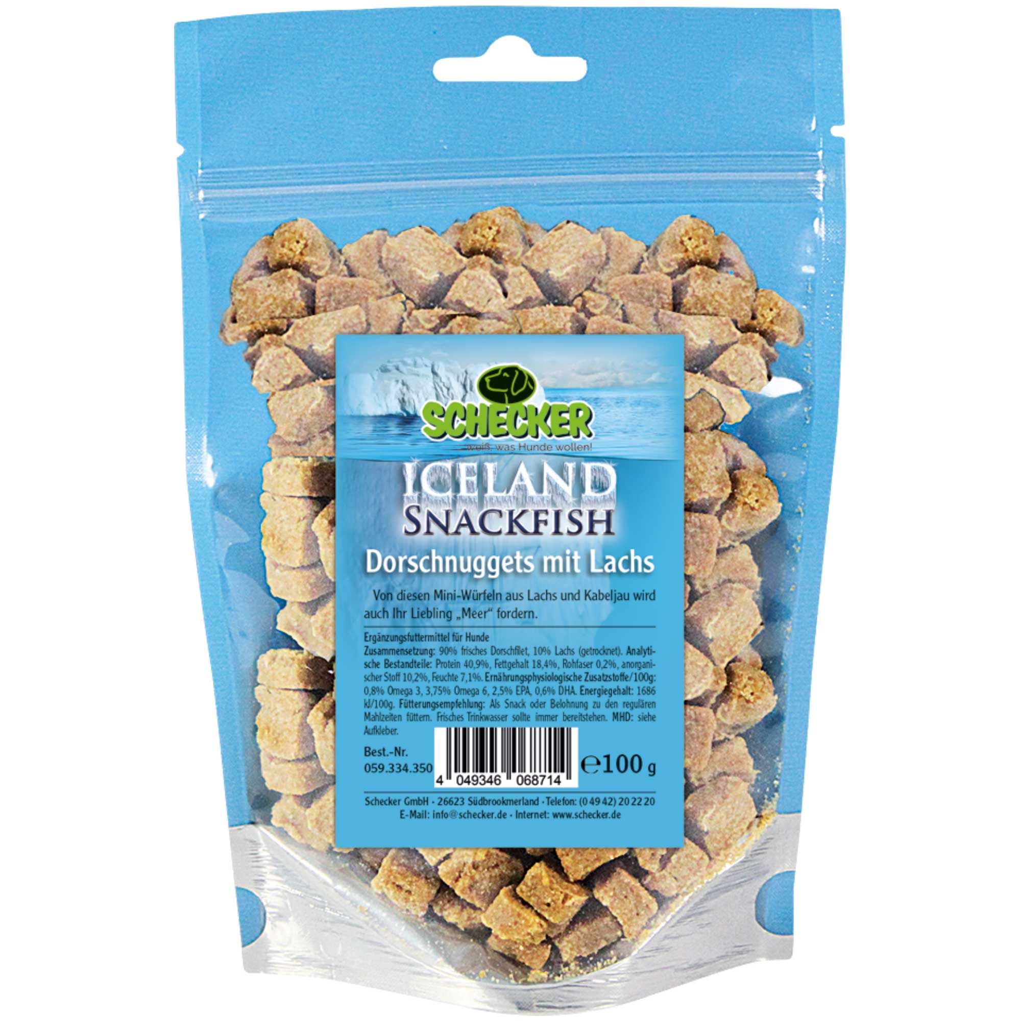 Verpackung mit Hundefutter-Nuggets. Transparente Tüte mit Produktinformationen und Nuggets.