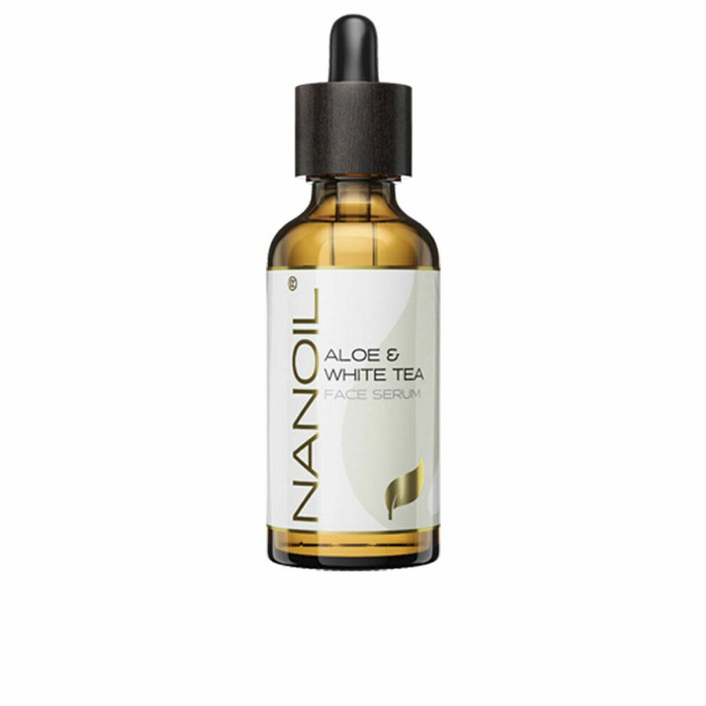 Braune Glasflasche mit Pipette. Aufschrift: NANOIL Aloe & White Tea Face Serum. Weißes Etikett mit goldenem Logo.