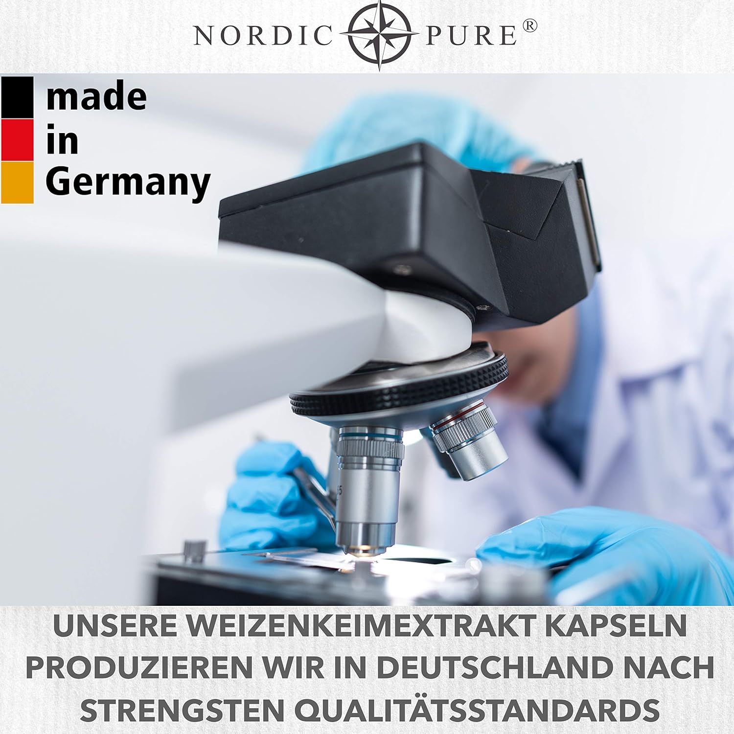 Mikroskop und Laborausrüstung. Im Hintergrund eine Person mit blauen Handschuhen. Text: Unsere Weizenkeimextrakt Kapseln produzieren wir in Deutschland.