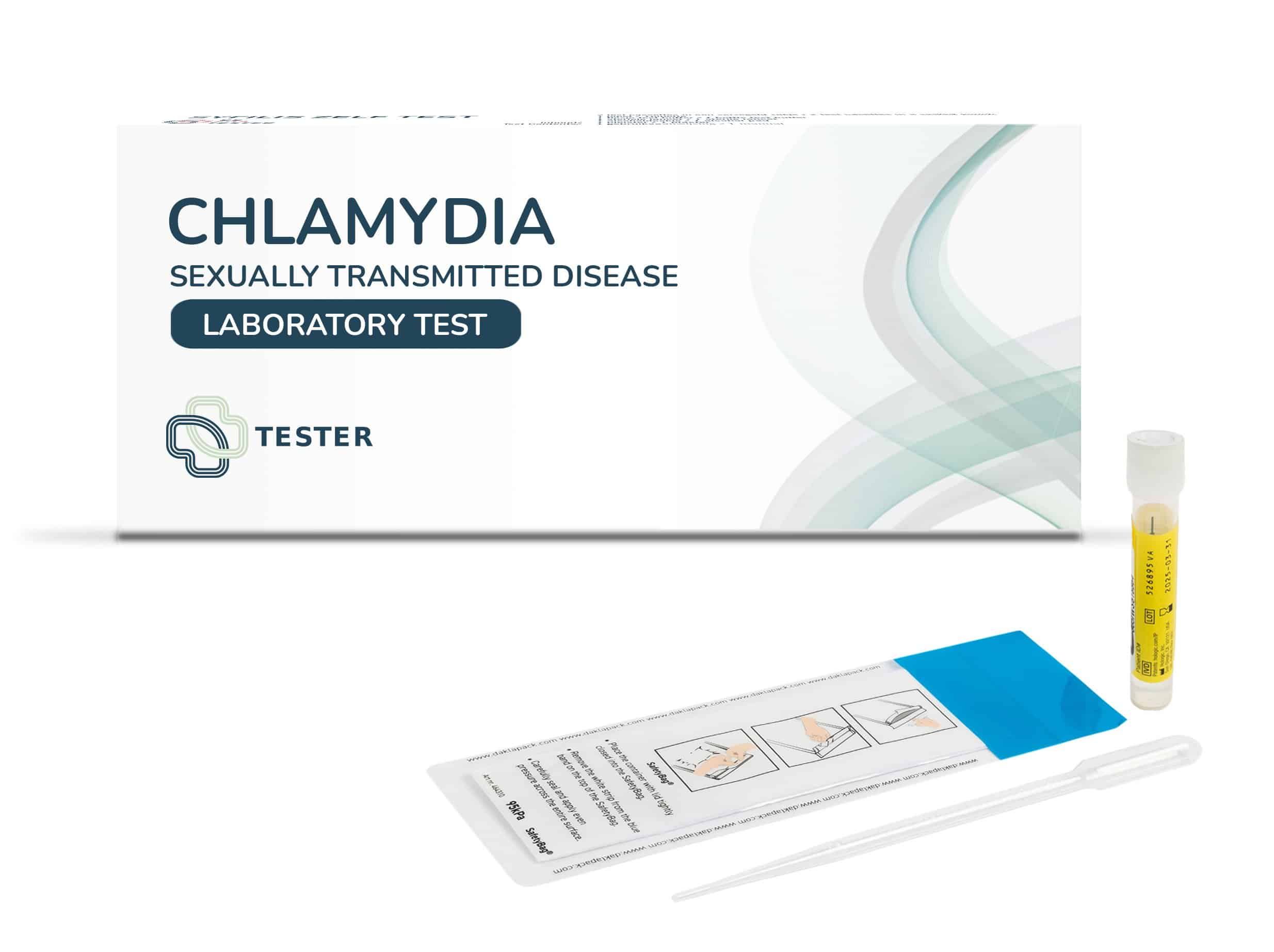 Chlamydien-Test-Kit: Verpackung, Teströhrchen, Tupfer und Anleitung mit Piktogrammen.