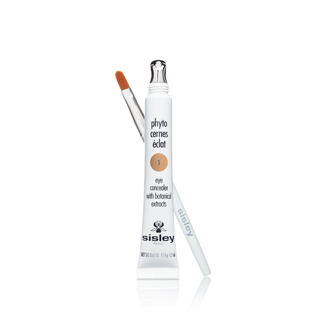 Weiße Tube mit Metallapplikator und Pinsel. Aufschrift: Phyto-Cernes Eclat, Eye Concealer, Sisley. Farbton 5.