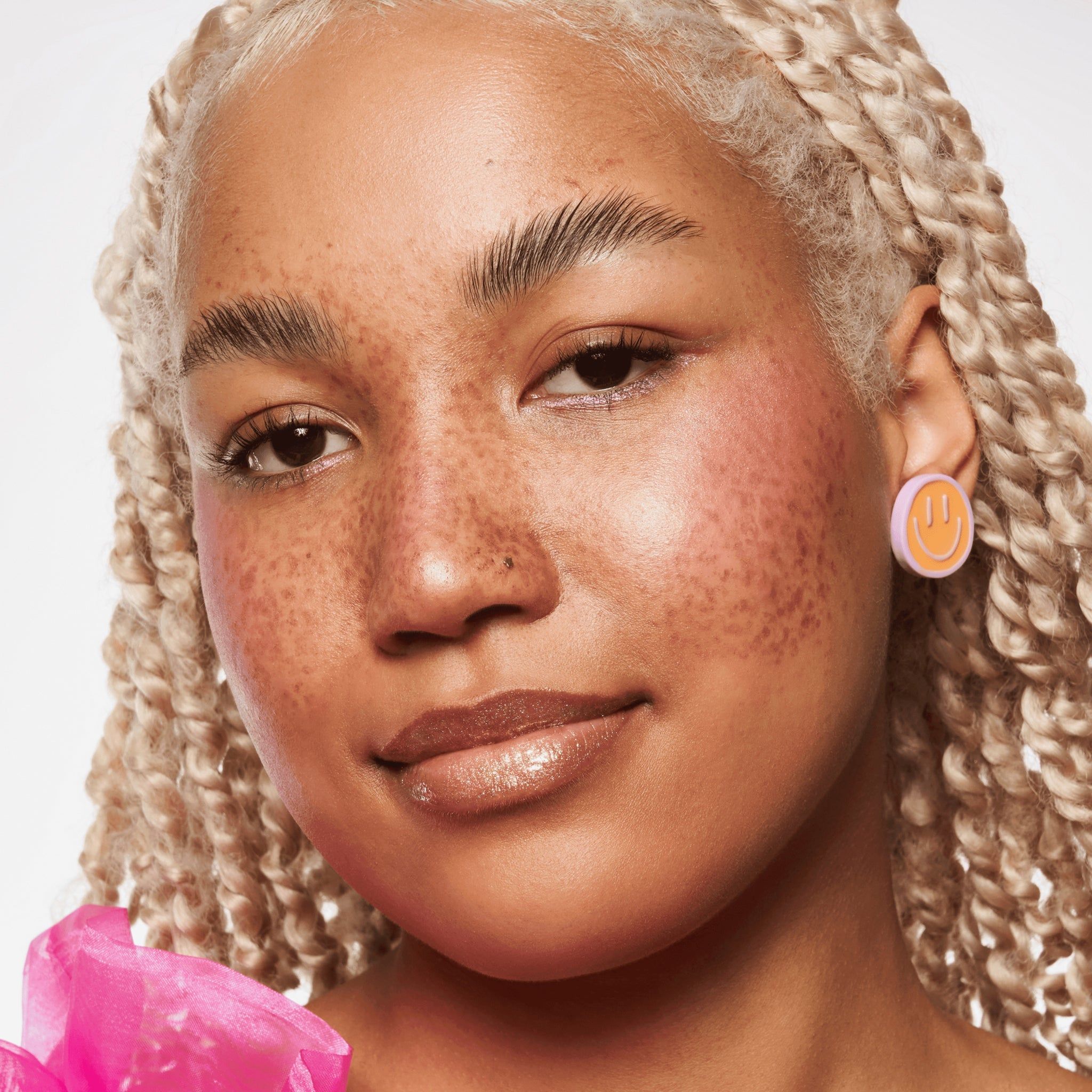 Essence BABY GOT GLOW liquid highlighter