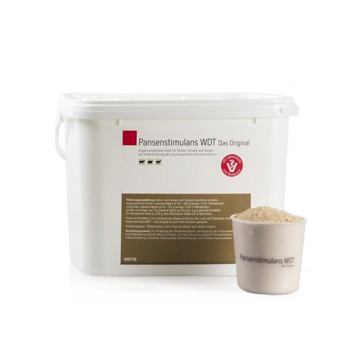 Eimer und Becher mit Produkt Pansenstimulans WDT. Rotes Logo. Text in deutscher Sprache. Granulat sichtbar.