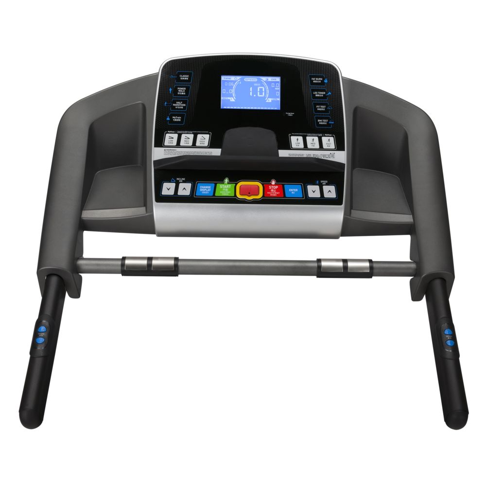Laufband-Konsole mit Display und Bedienelementen. Graue Haltegriffe mit blauen Knöpfen. Schwarze und silberne Elemente.