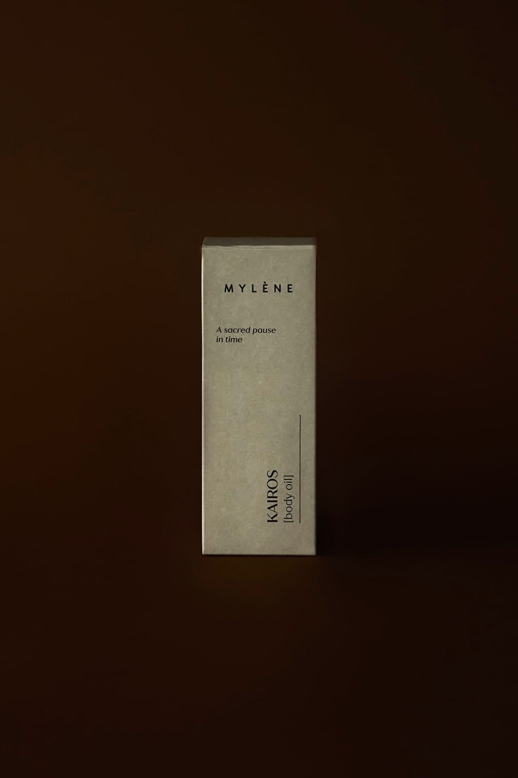 Kairos Body Oil – Pflegendes Körperöl in Sprayform mit warmem Amber & Holznoten