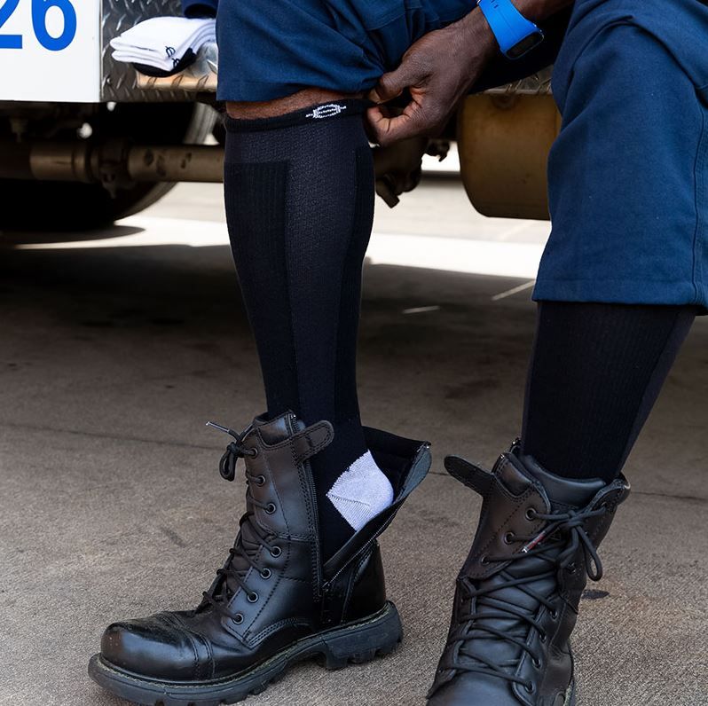 Lasso® Kompressionssocken knielang mit Grip, schwarz