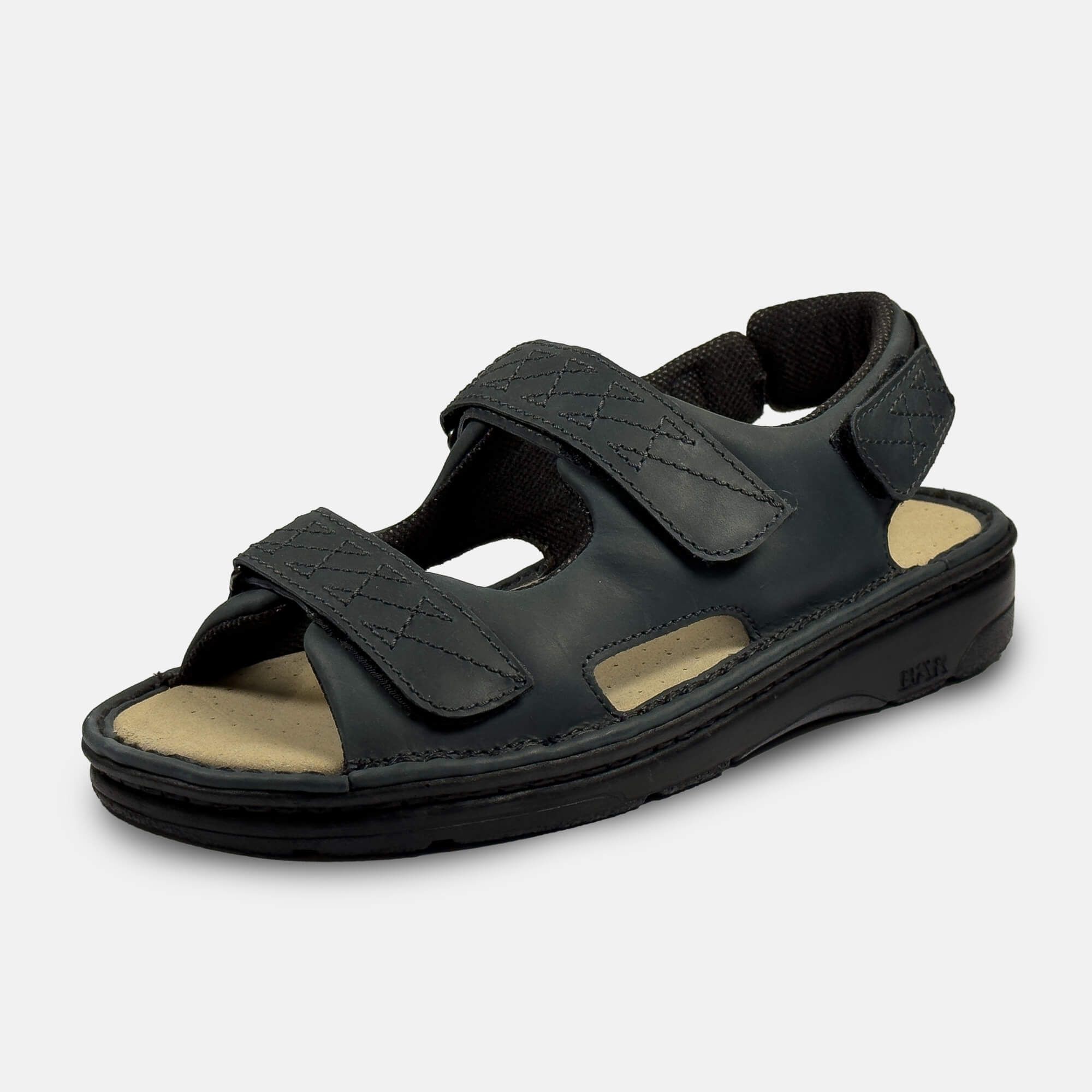 Schwarze Sandale mit Klettverschlüssen. Beige Innensohle, schwarze Sohle. BÄR-Logo auf der Sohle.