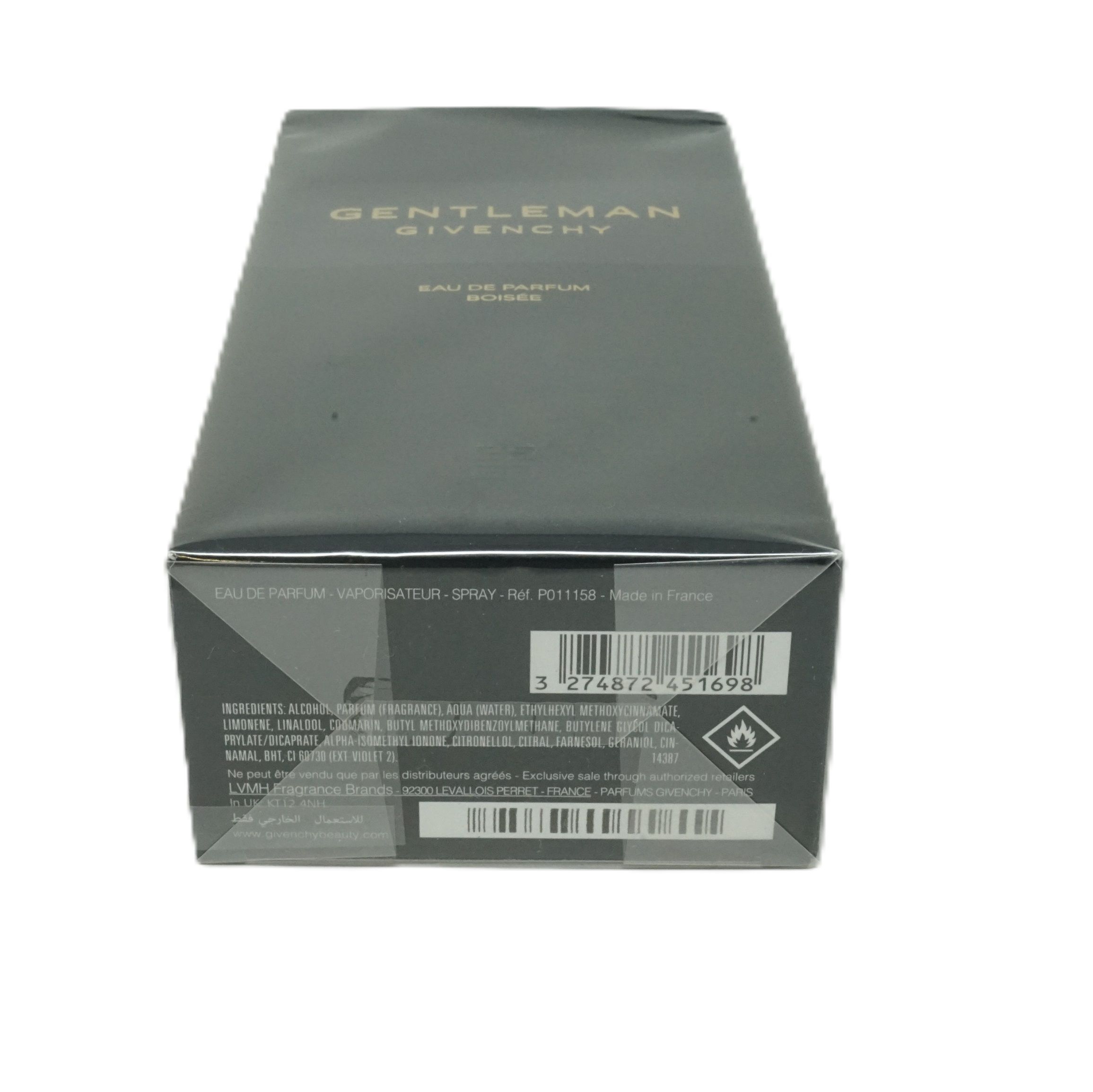 Schwarze Verpackung mit goldfarbenem "GENTLEMAN GIVENCHY" Schriftzug. Unterseite mit Barcode und Inhaltsangaben.