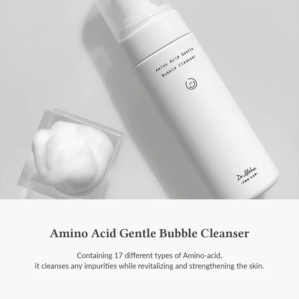 Produktflasche und Schaum. Text: Amino Acid Gentle Bubble Cleanser. Enthält 17 Aminosäuren. Reinigt und stärkt die Haut.