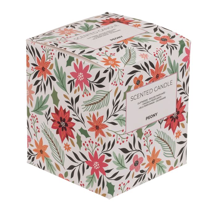 Vierkante verpakking met bloemenpatroon. Opschrift: Scented Candle, Peony. Meertalige productaanduidingen.