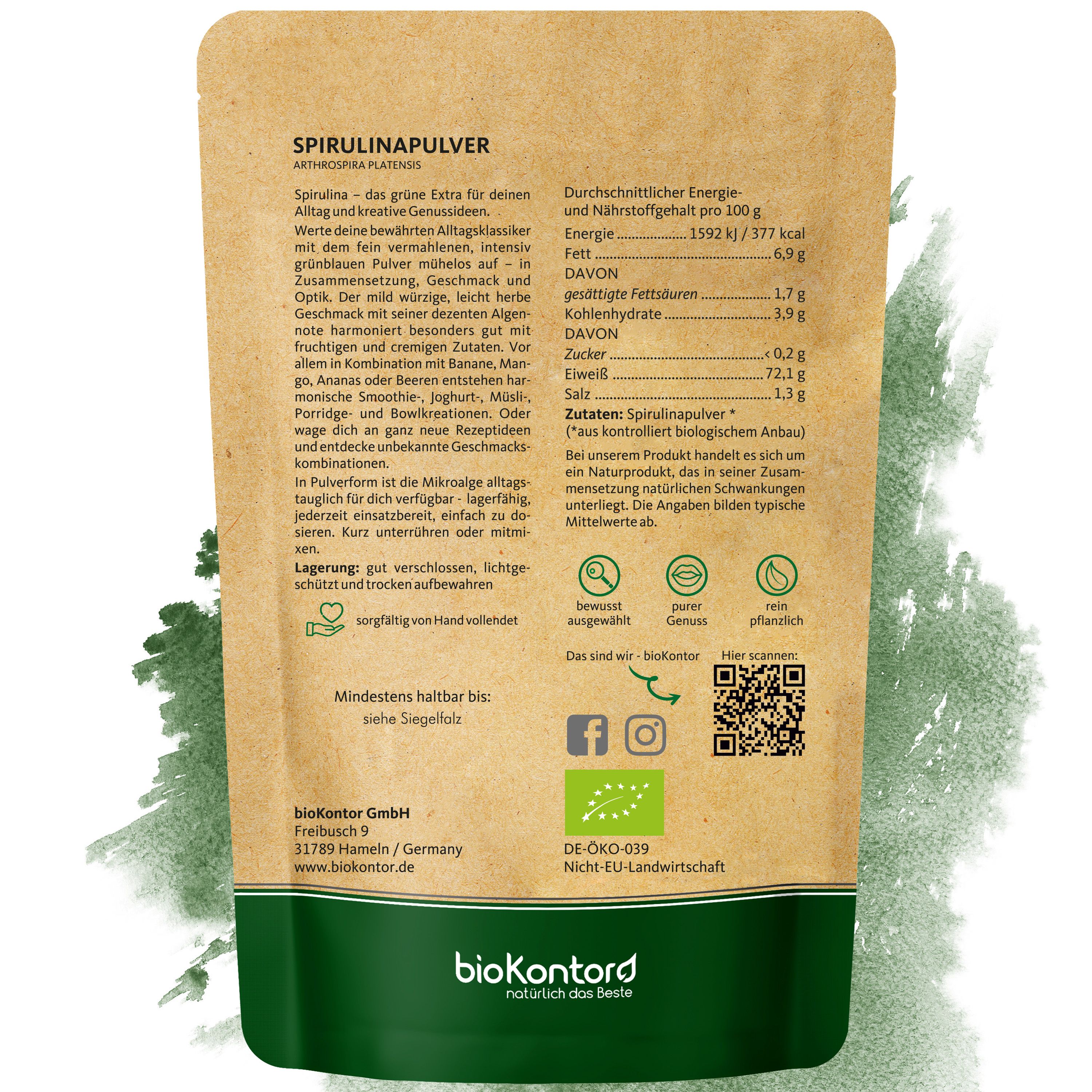 Rückseite einer bioKontor Spirulinapulver-Verpackung mit Nährwertangaben, Bio-Siegel und QR-Code.