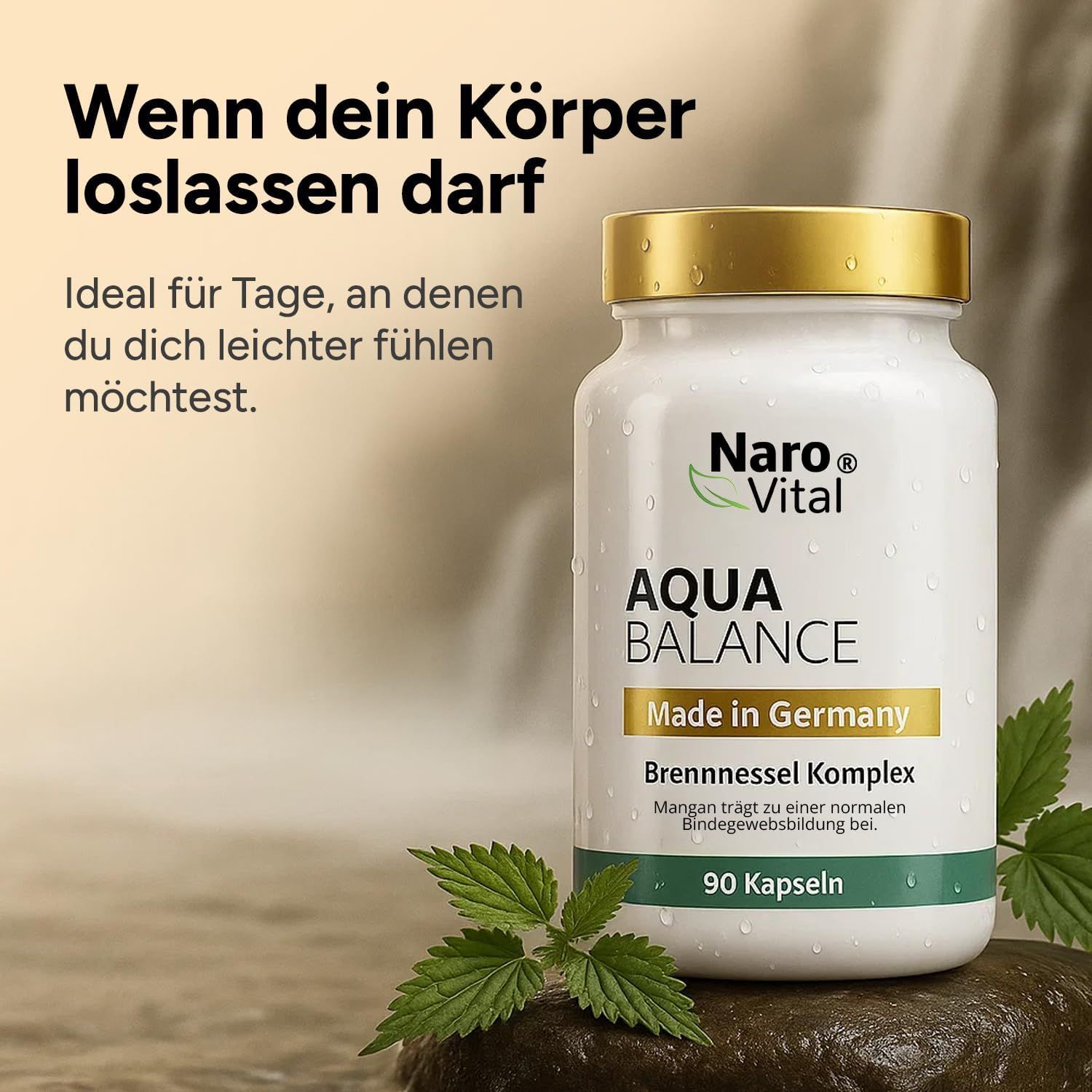 Weiße Kapsel-Dose mit goldenem Deckel. Aufschrift: NaroVital, Aqua Balance, Made in Germany, Brennnessel Komplex. 90 Kapseln. Wasserfall-Hintergrund.