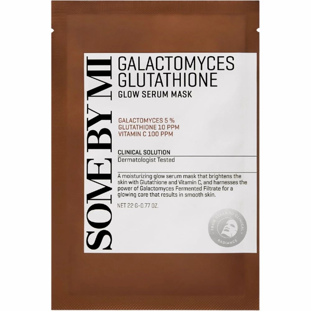Braune Einzelverpackung mit Produktinformationen. Text: SOME BY MI, Galactomyces Glutathione Glow Serum Mask. Enthält 5% Galactomyces, 10 PPM Glutathion.
