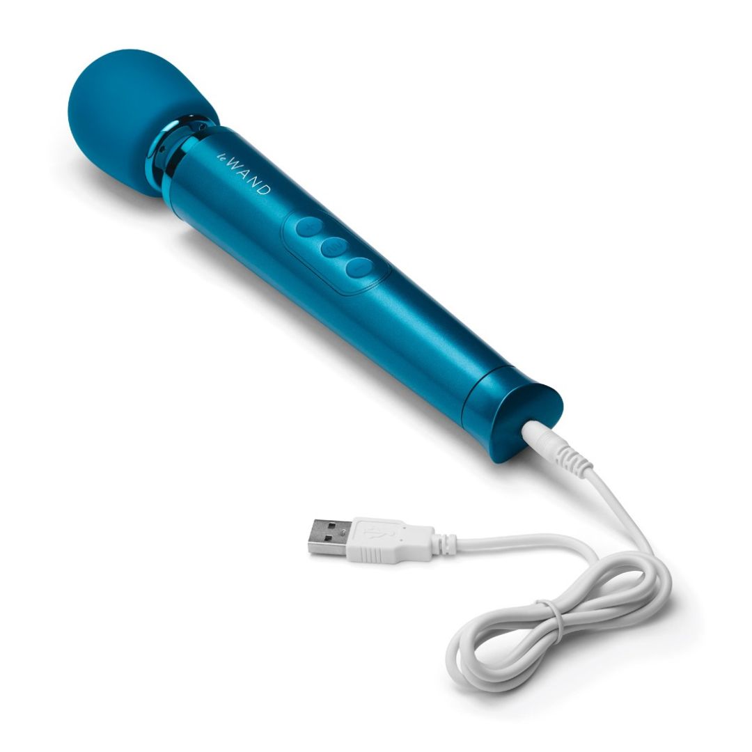 Massagestab Petite | 6 Vibrationsmodi mit je 10 Geschwindigkeiten, USB | le Wand