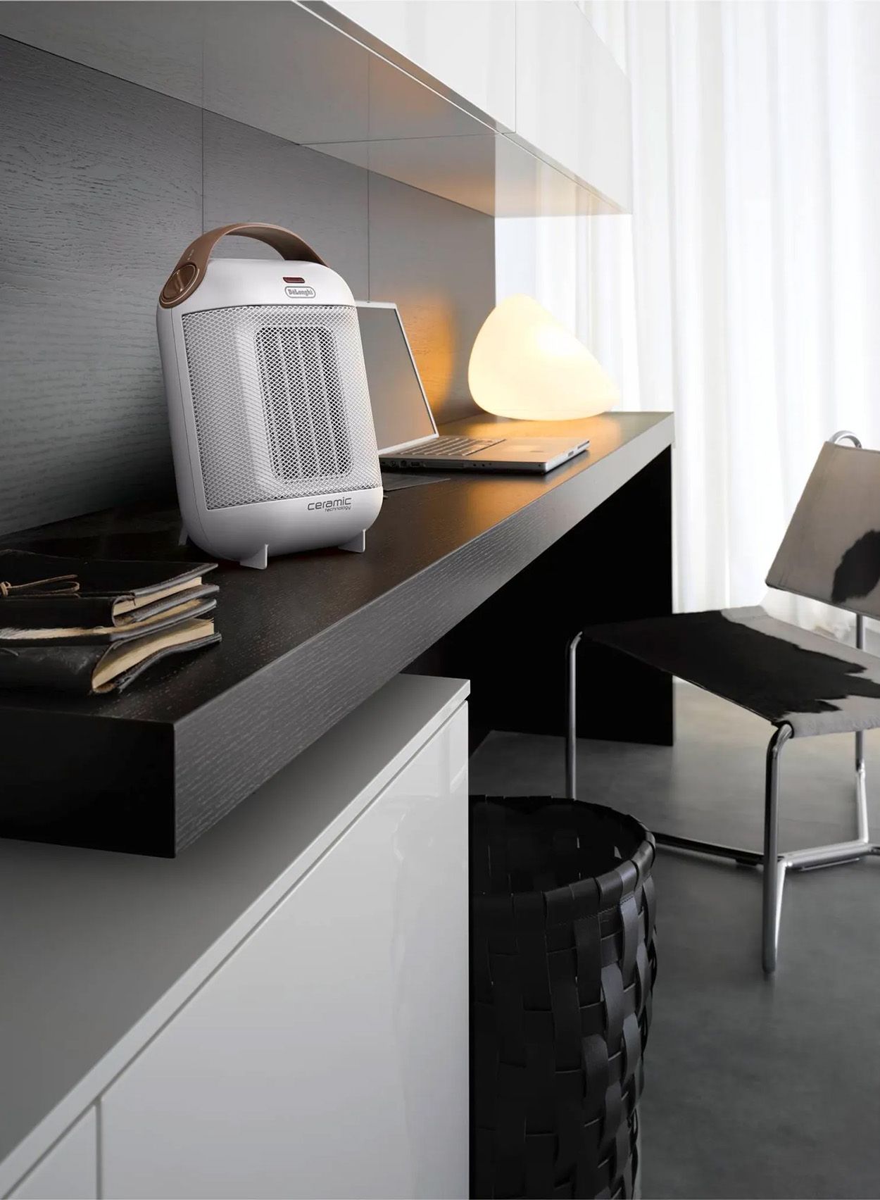 Delonghi Keramikheizlüfter HFX30C18.IW-weiß, 1800 Watt Leistung, 220 Volt