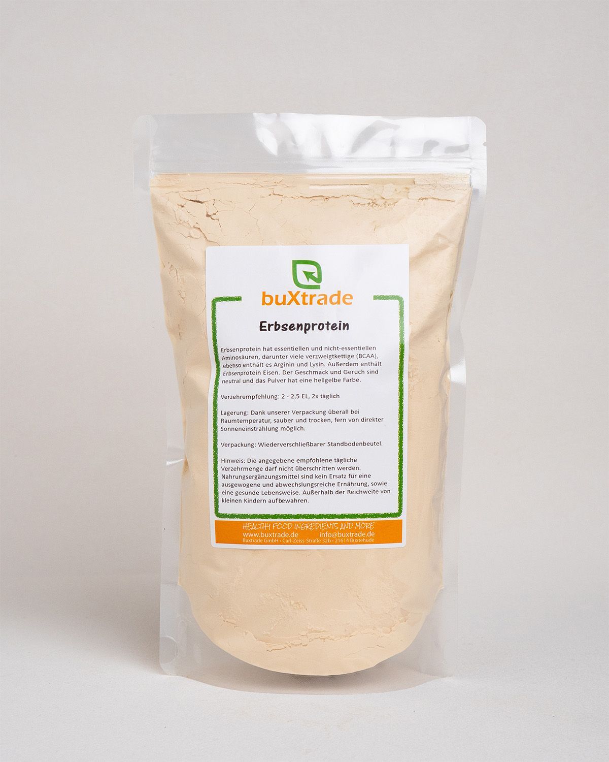 Beutel buXtrade Erbsenprotein. Transparente Verpackung mit Produktinformationen.