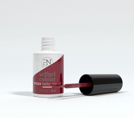 PN Selfgel Colour N24 Hello Merlot Flasche mit Pinsel und Deckel. Flasche weiß-rot, schwarzer Deckel. Aufschrift: selfgel colour, N24 hello merlot, STEP 03.