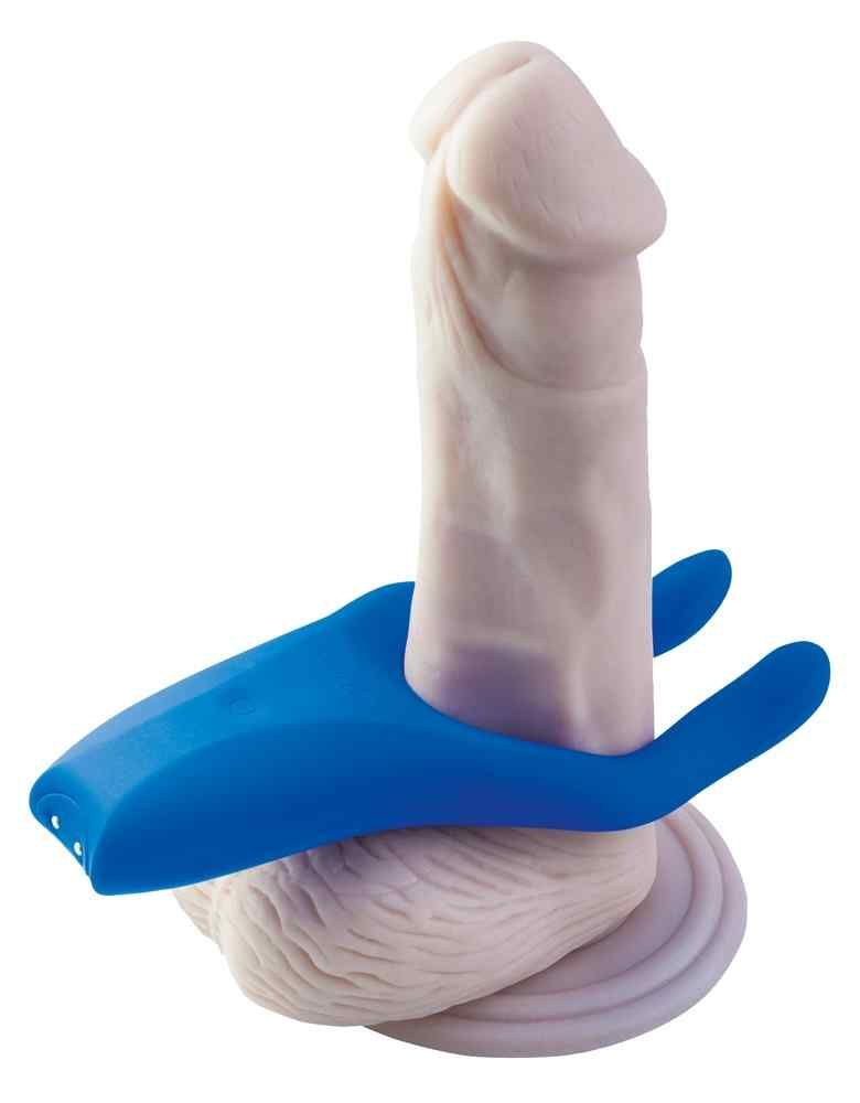 Blaues, ergonomisch geformtes Wellness-Produkt, um ein weißes Objekt gelegt.