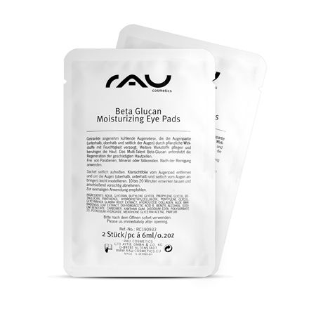 Zwei weiße Beutel mit RAU Cosmetics Logo und Produktinformationen: Beta Glucan Moisturizing Eye Pads. 2 Stück/pc 6ml/0.2oz.