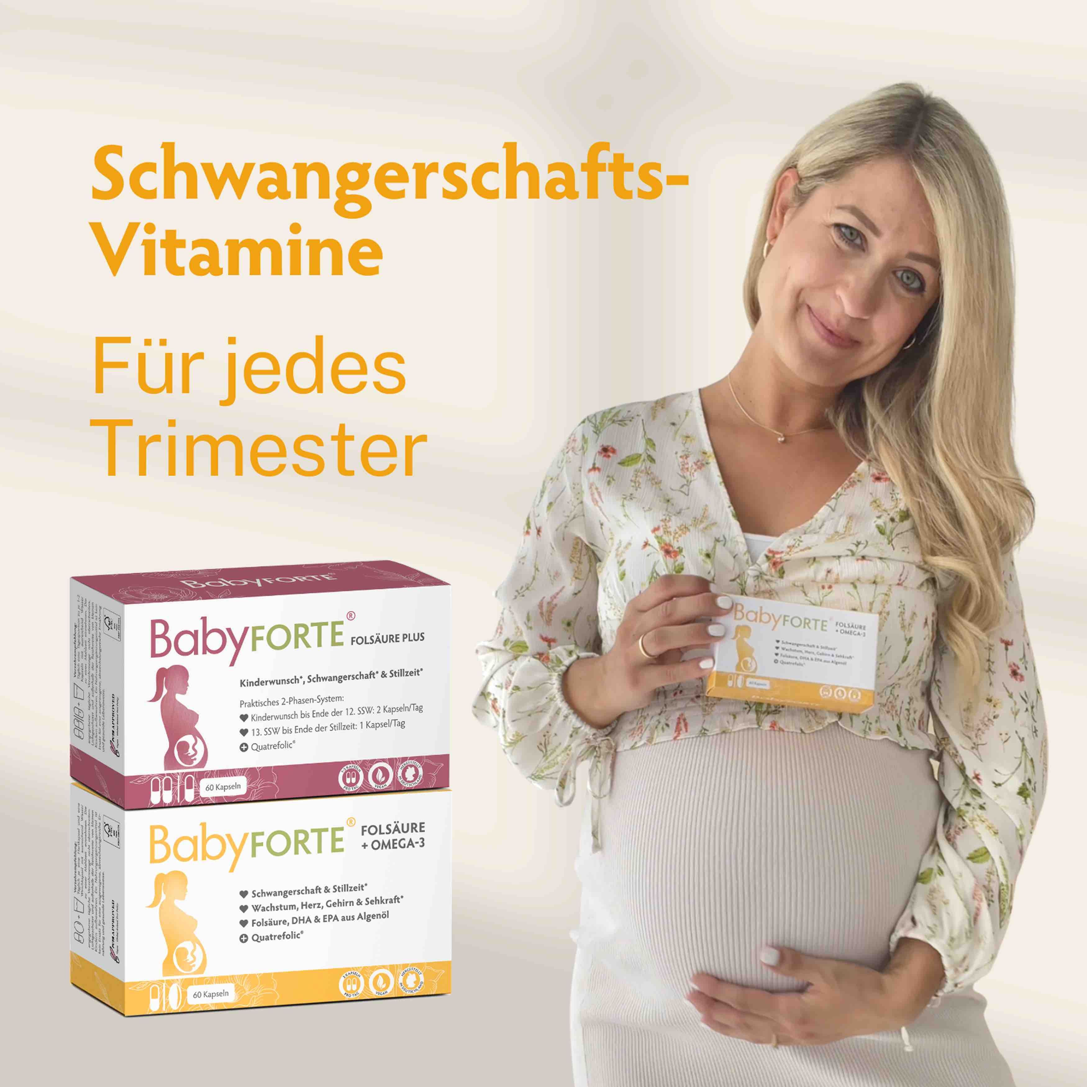 Frau hält zwei BabyFORTE-Packungen. Text: Schwangerschafts-Vitamine. Für jedes Trimester.