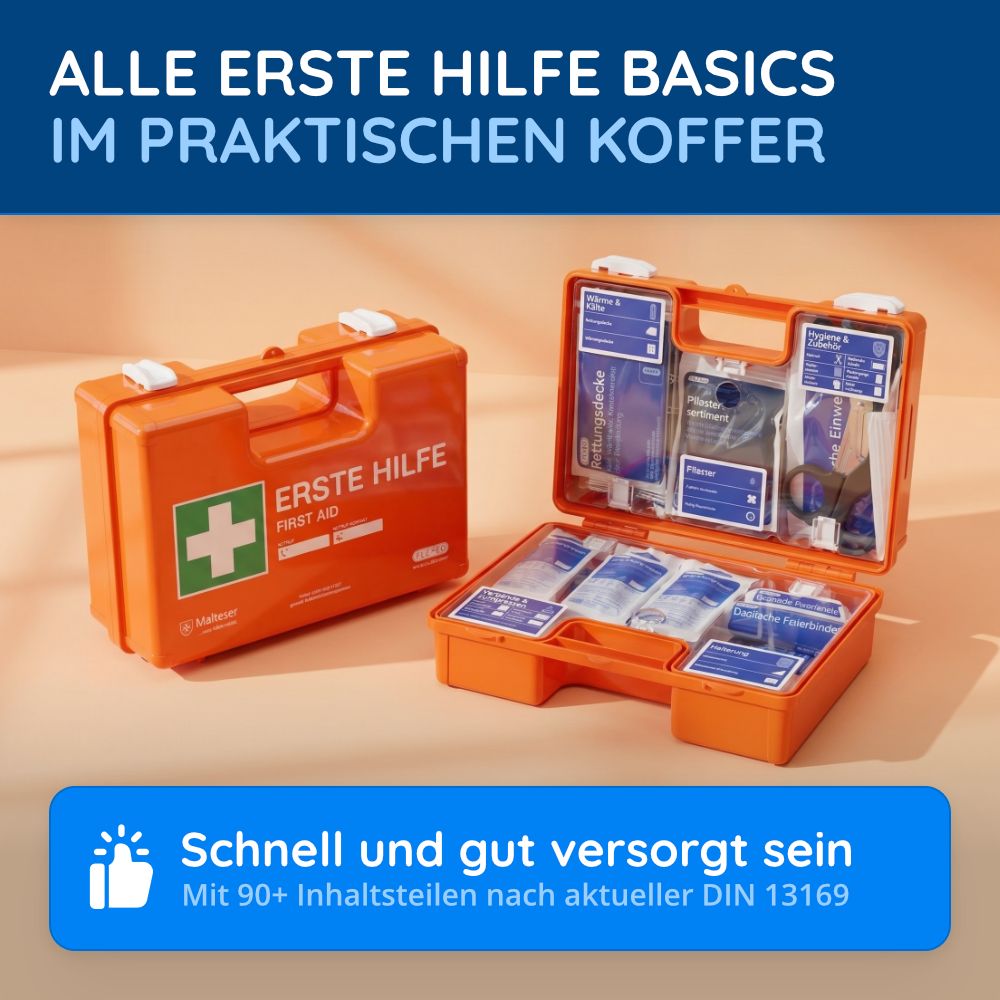 Zwei orange Erste-Hilfe-Koffer, einer geschlossen, einer geöffnet, auf hellem Hintergrund.