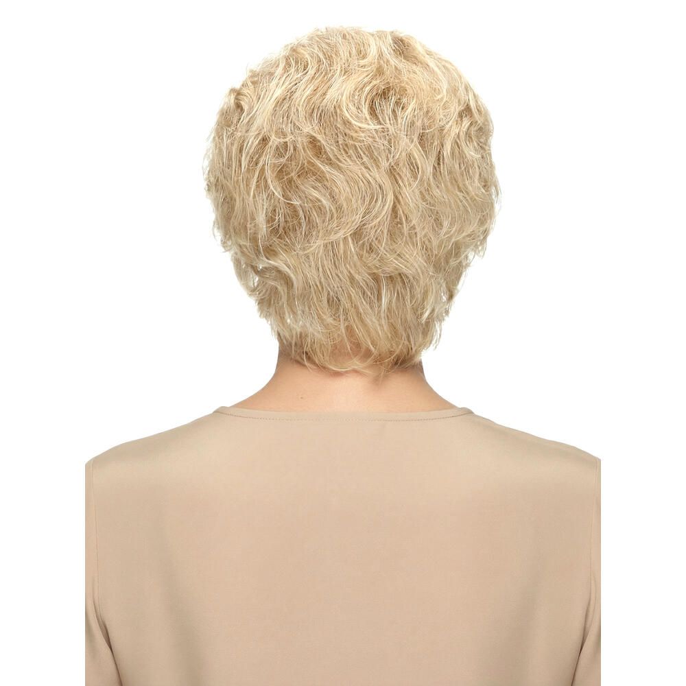Blonde Perücke MONACO. Kurze, gewellte Frisur. Rückansicht einer Frau mit beigem Oberteil.