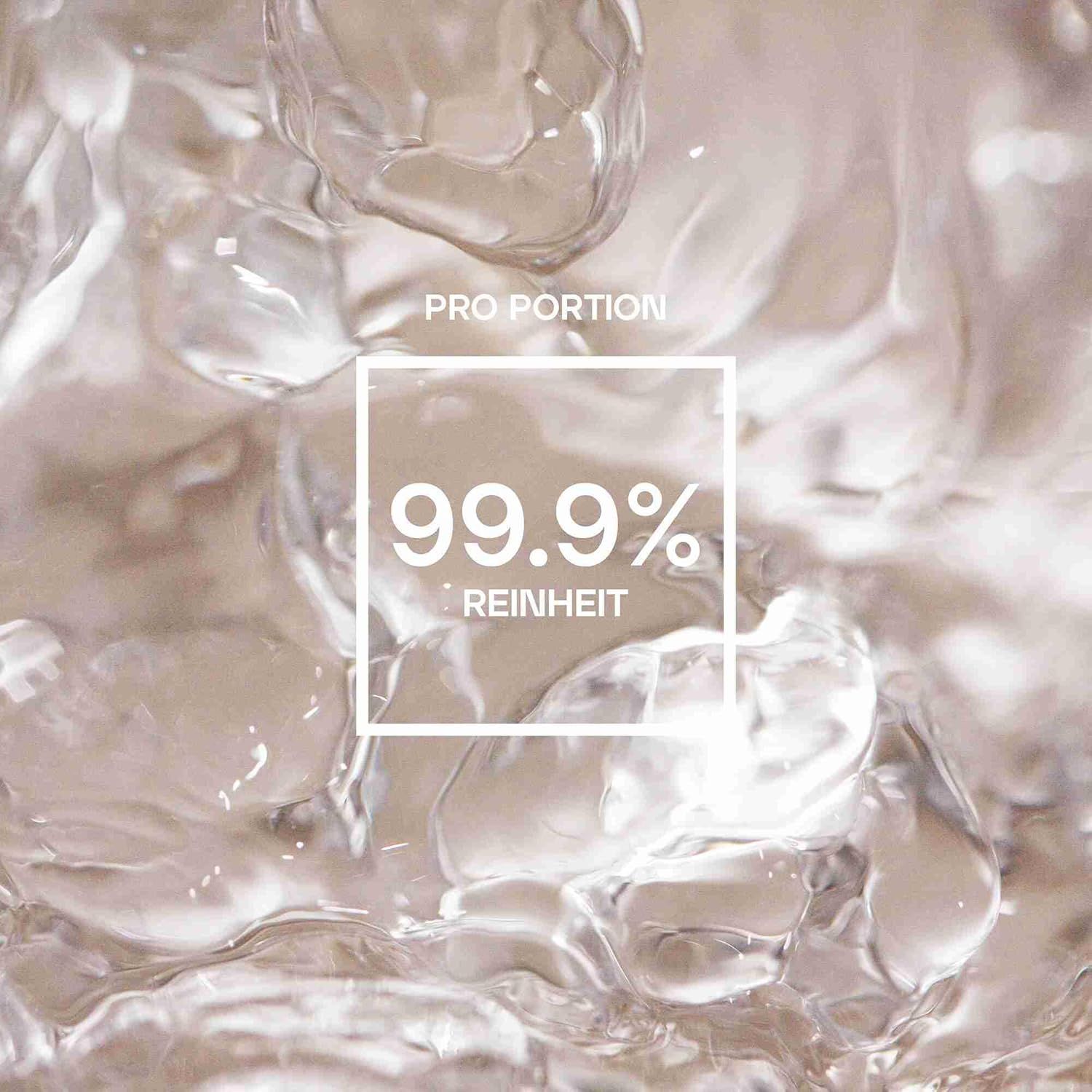 Nahaufnahme von Flüssigkeit mit Text: 99,9% Reinheit.