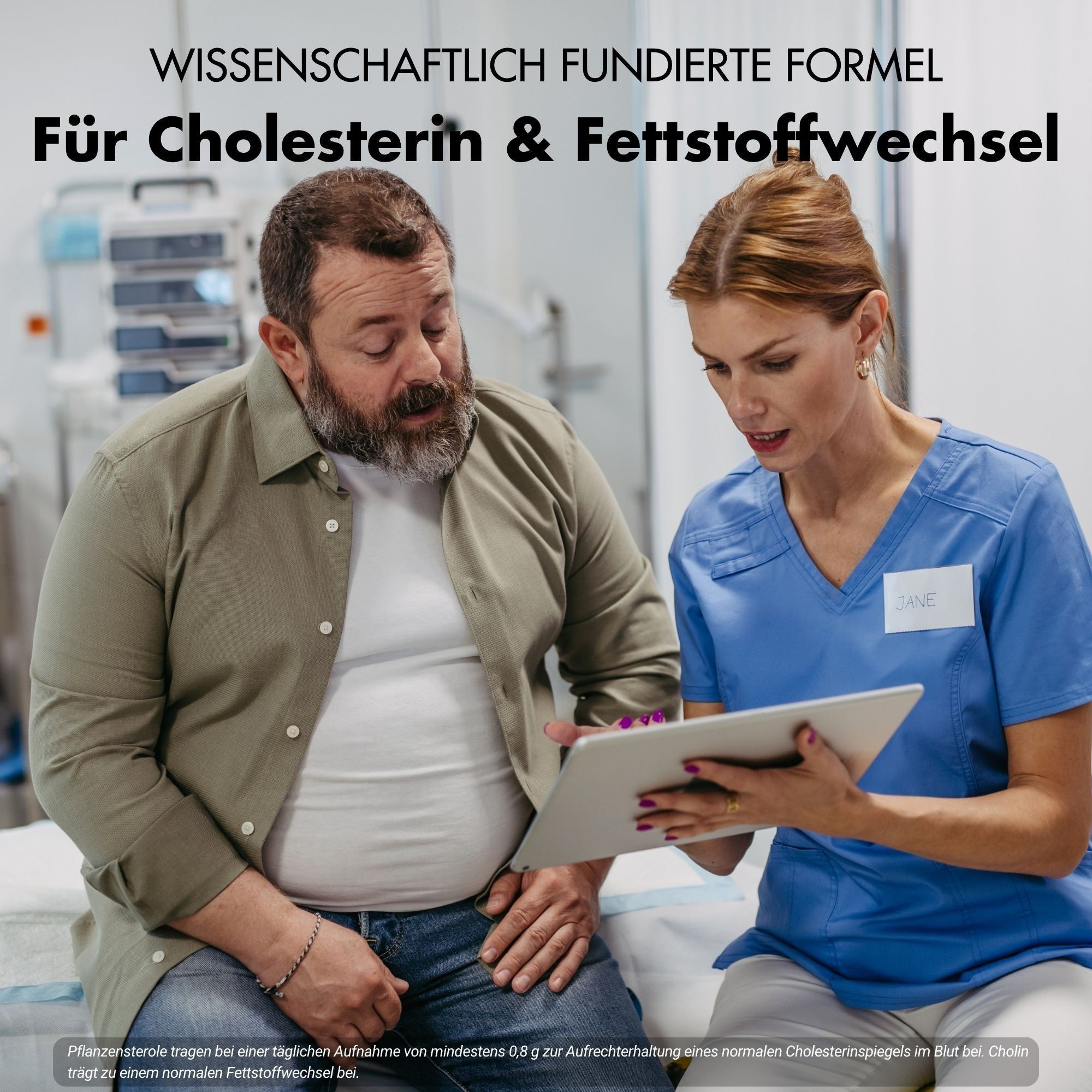 Arzt bespricht mit Patienten die Formel für Cholesterin & Fettstoffwechsel. XTRA FUEL.