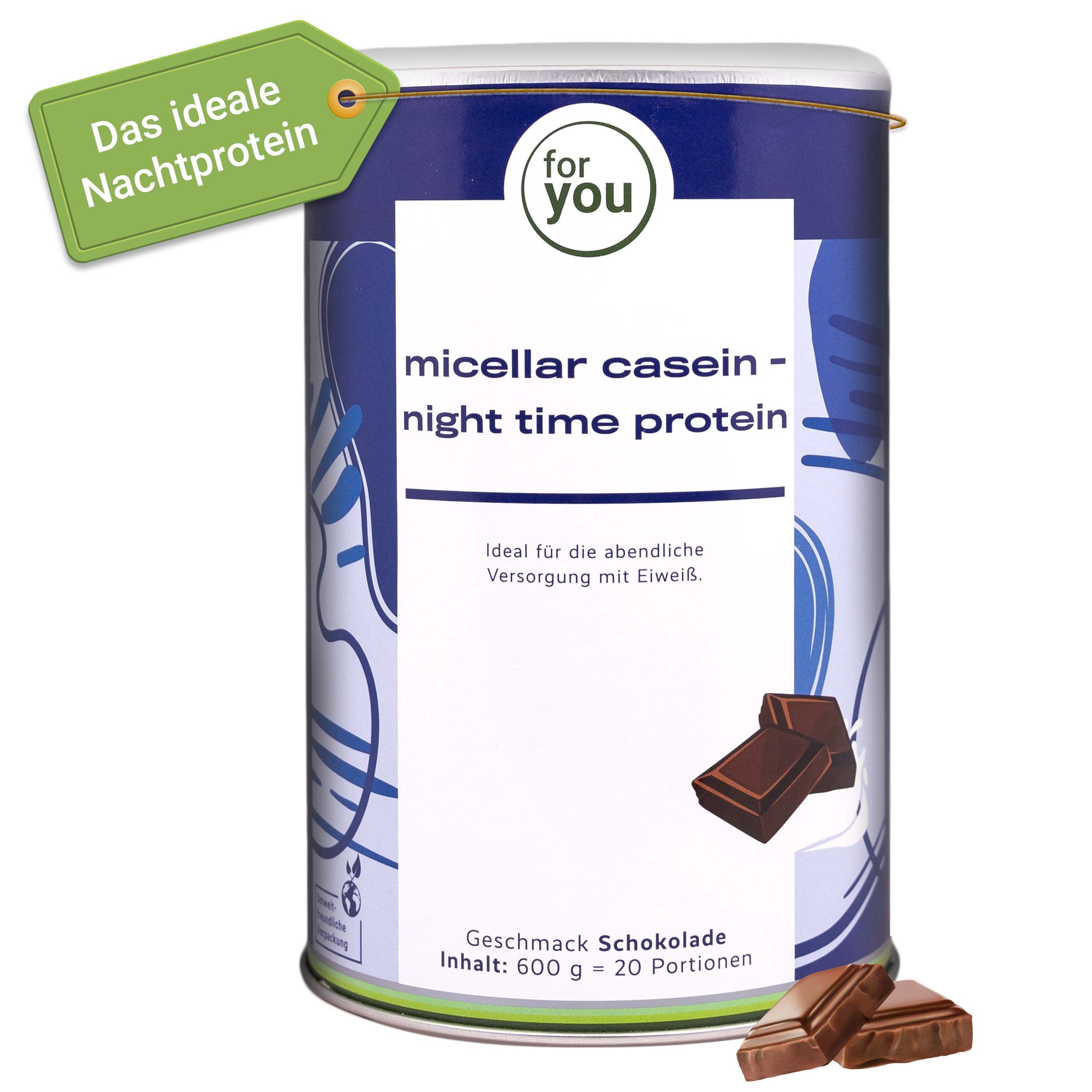 Dose mit Text: for you micellar casein - night time protein. Schokoladenstücke. Anhänger: Das ideale Nachtprotein. Geschmack Schokolade.