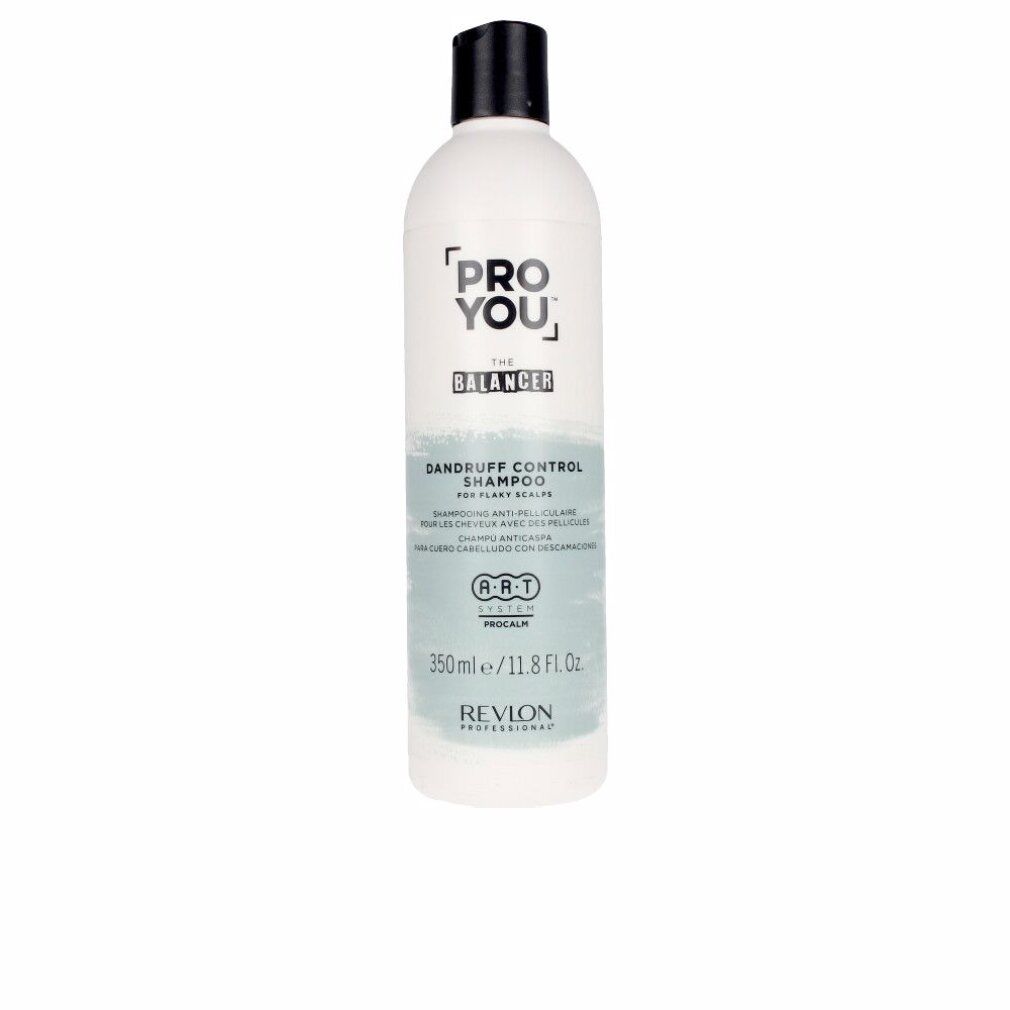 Weiße Flasche mit schwarzem Deckel. Aufschrift: Pro You The Balancer, Dandruff Control Shampoo. Marke: Revlon.