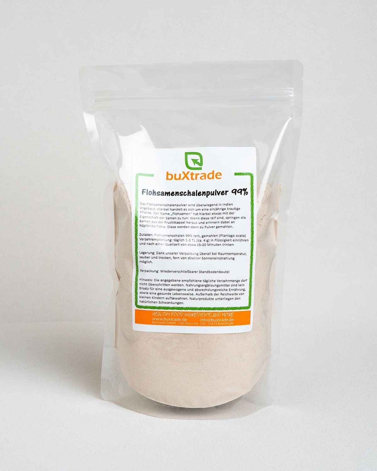 Beutel mit buXtrade Flohsamenschalenpulver 99%. Produktverpackung mit Produktinformationen.