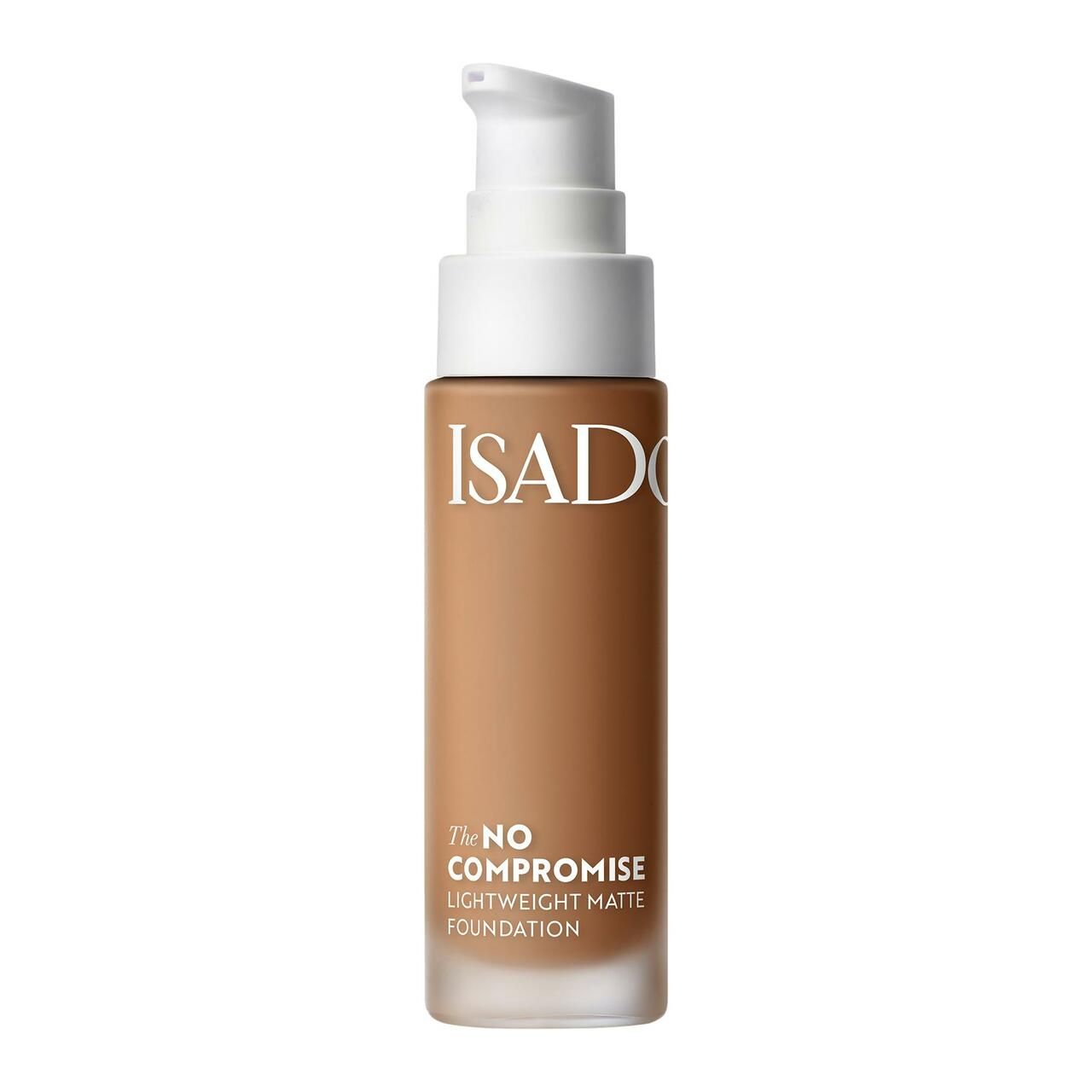 Flakon IsaDora No Compromise Foundation. Weißer Pumpkopf, transparente Flasche mit brauner Flüssigkeit. Schriftzug IsaDora und Produktname.